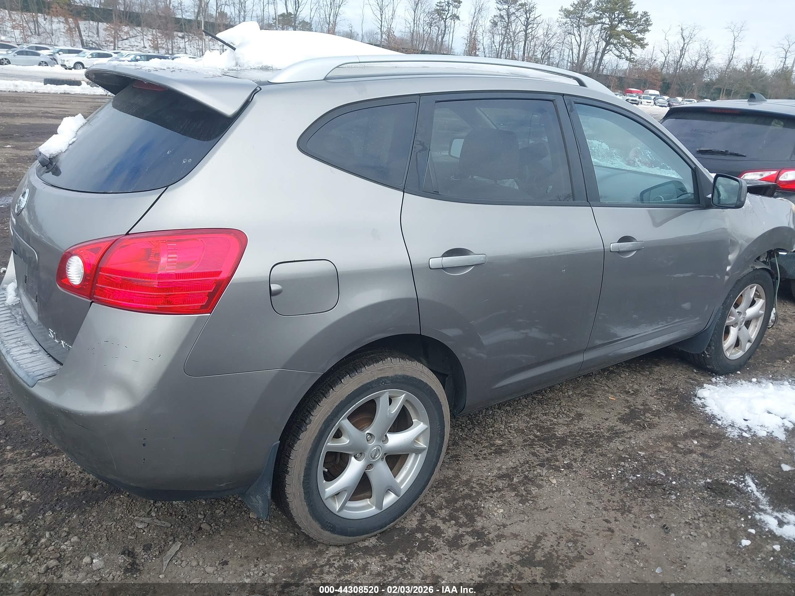 NISSAN ROGUE image 4