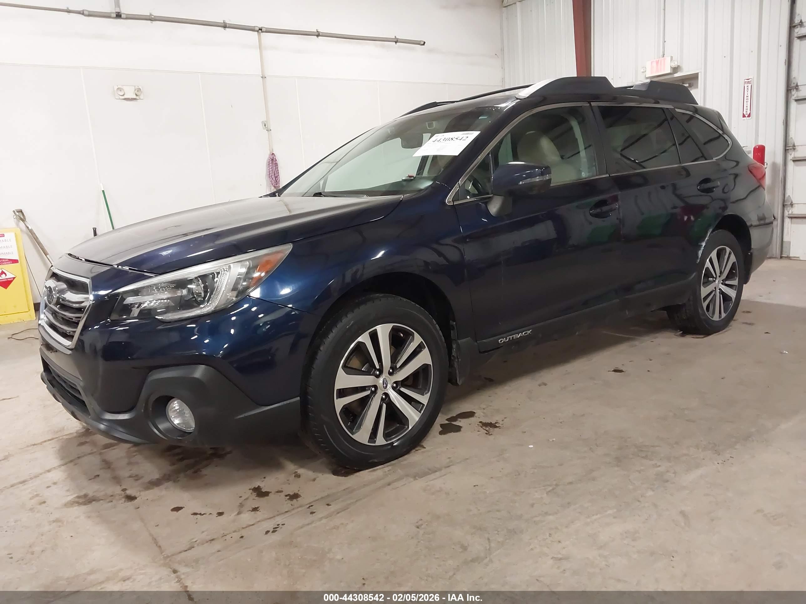 SUBARU OUTBACK image 2