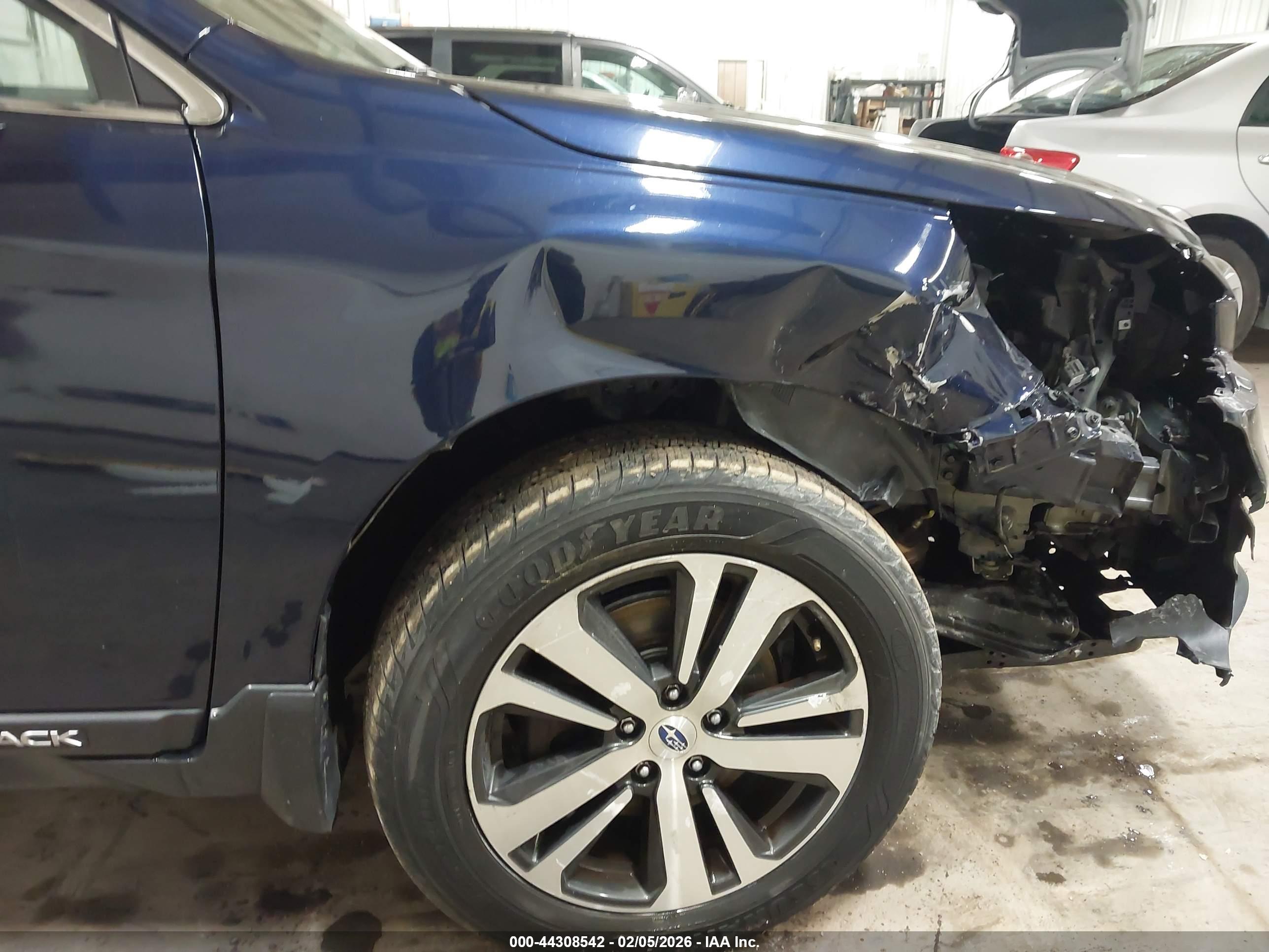 SUBARU OUTBACK image 6