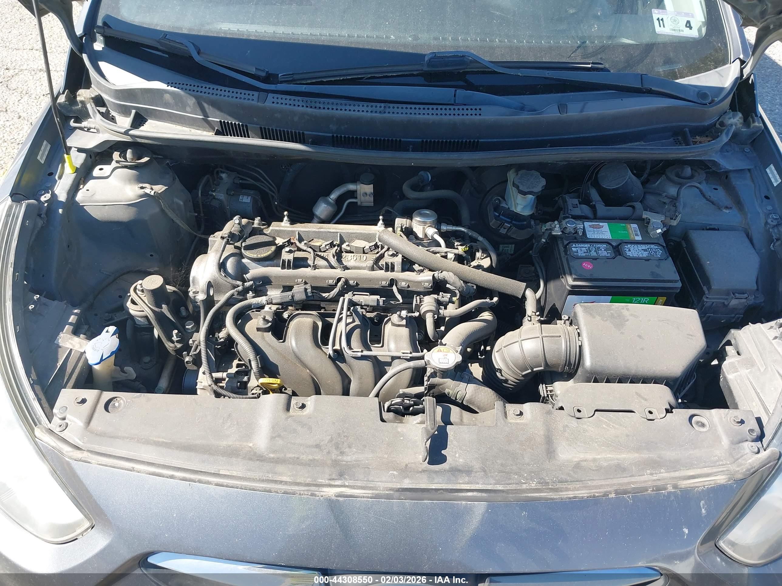HYUNDAI ACCENT image 10