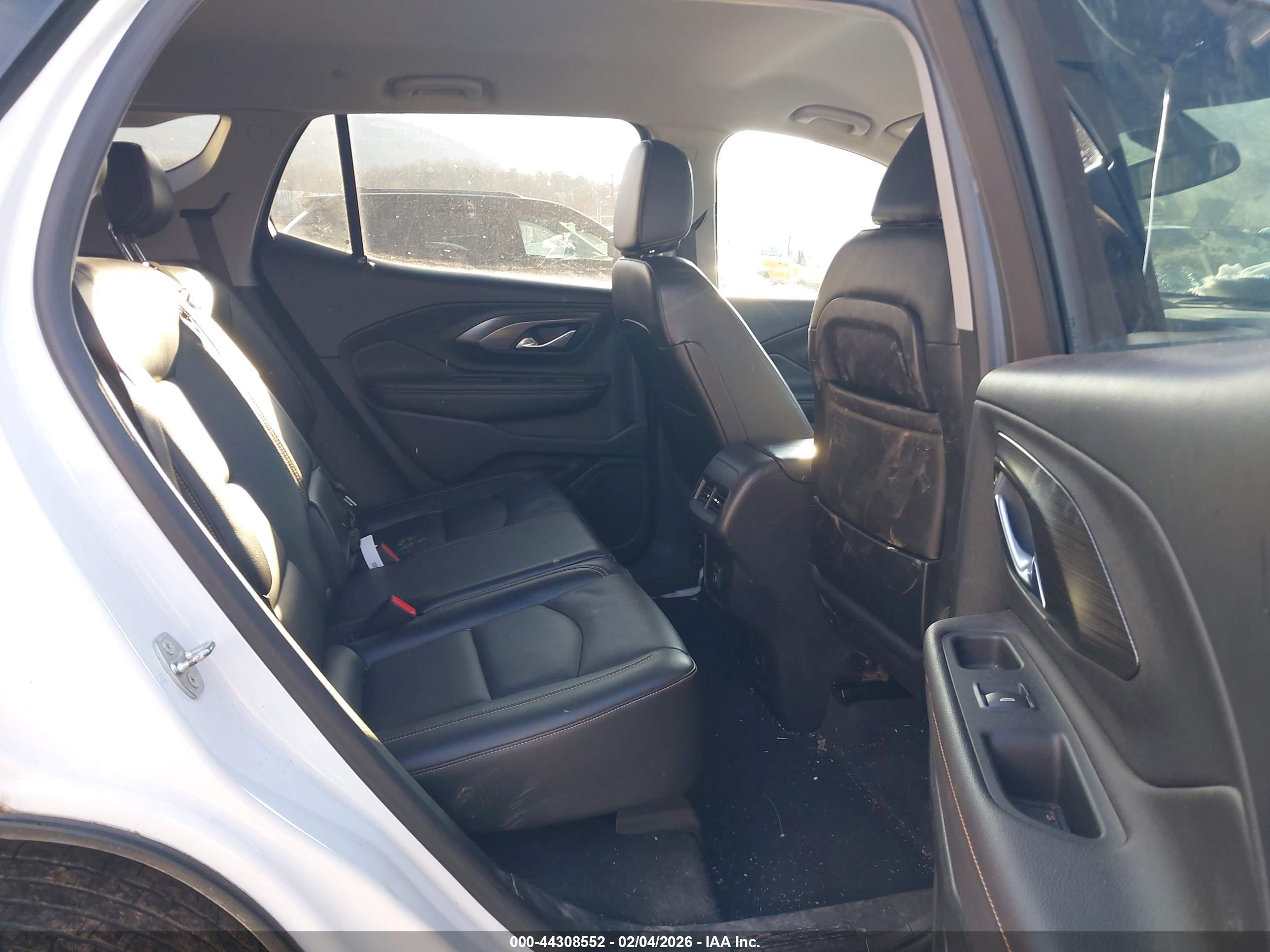 GMC TERRAIN image 8