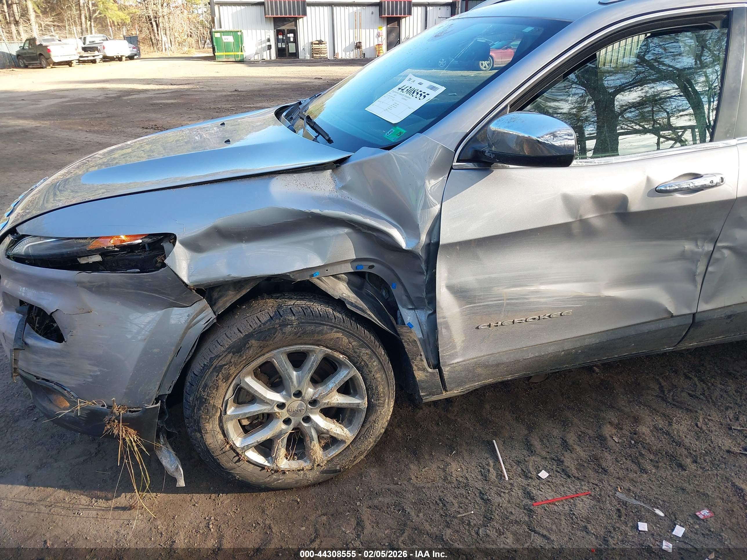 JEEP CHEROKEE image 6