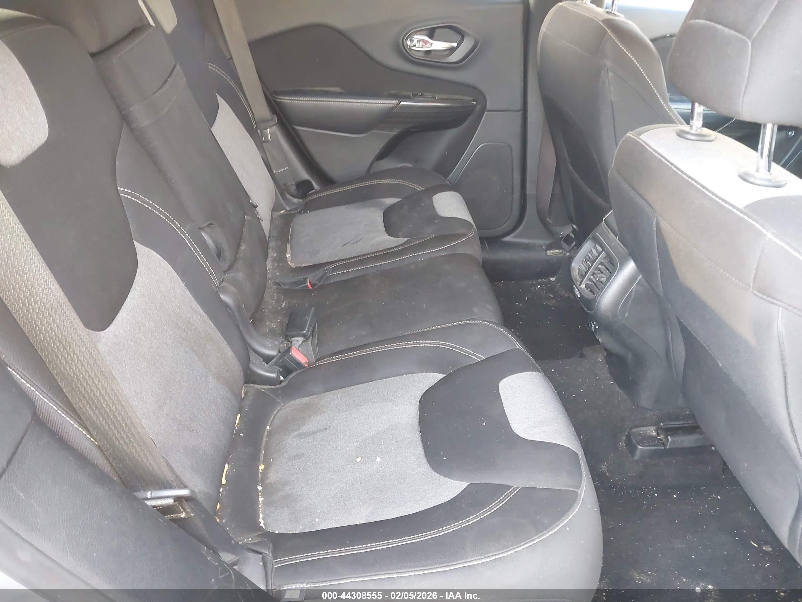 JEEP CHEROKEE image 8