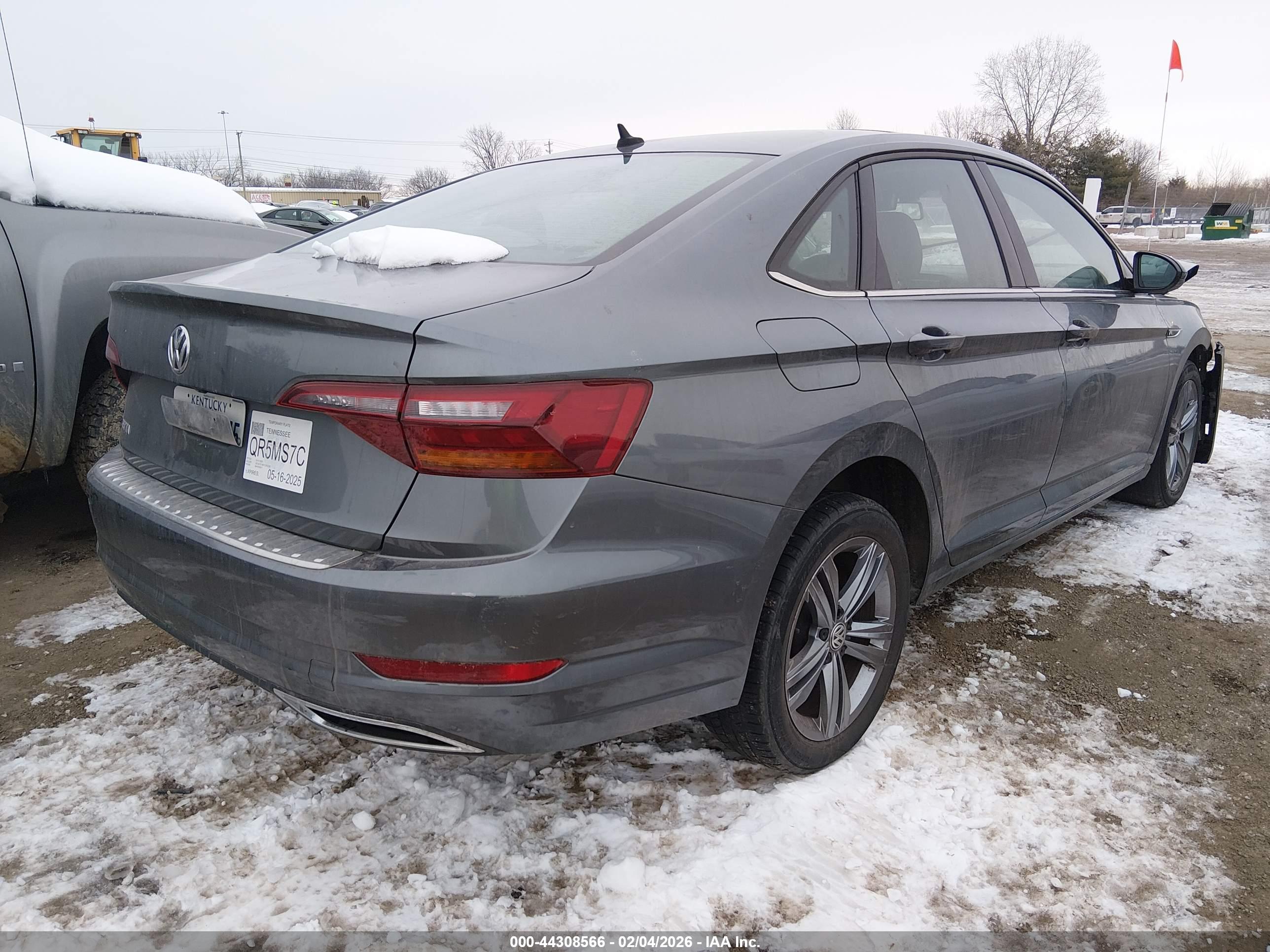 VOLKSWAGEN JETTA image 4