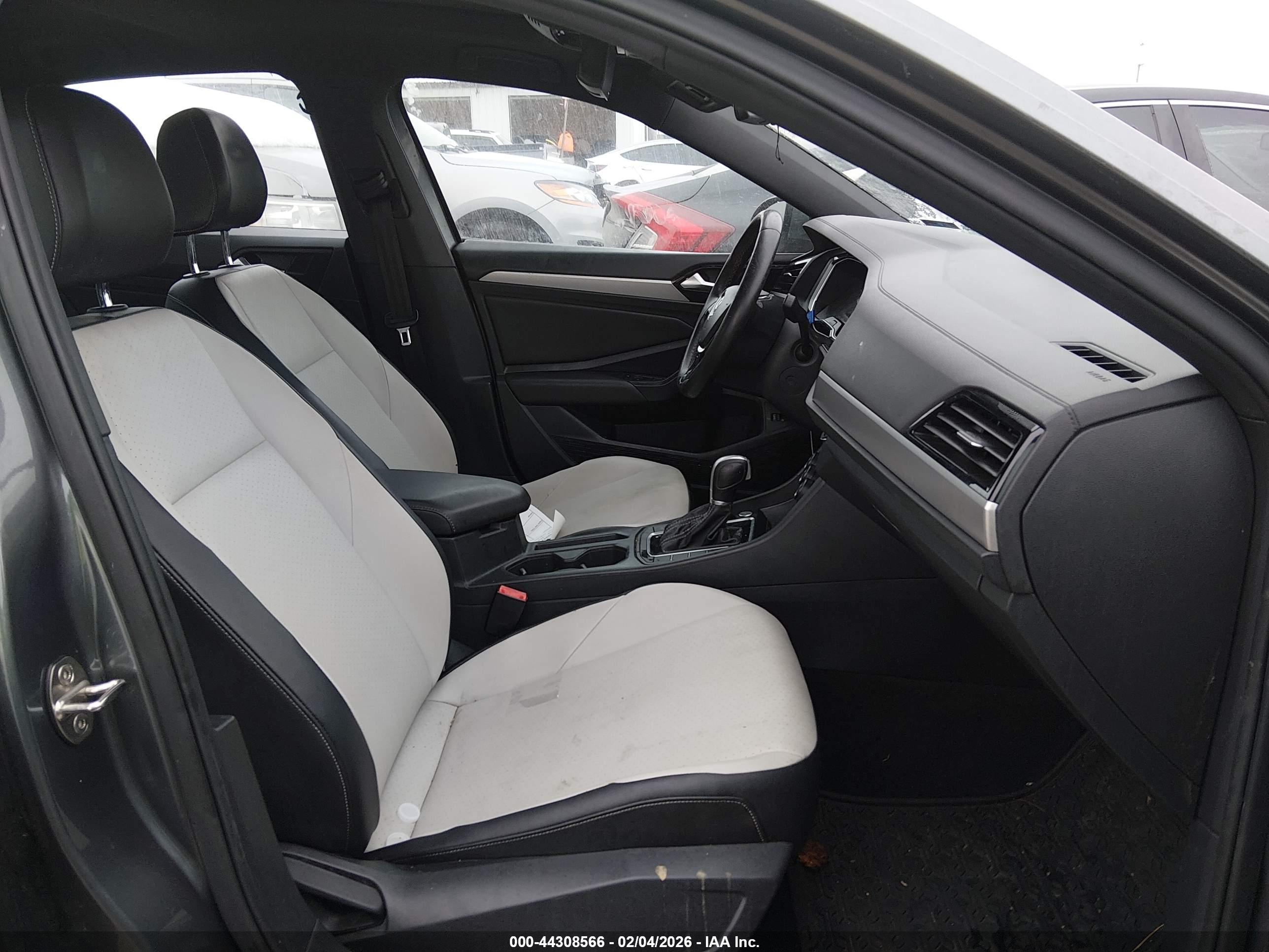 VOLKSWAGEN JETTA image 5