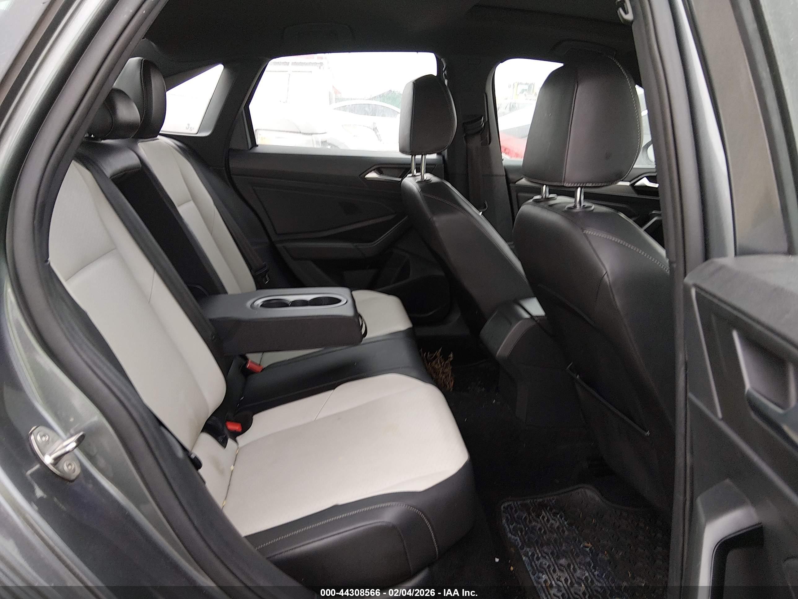 VOLKSWAGEN JETTA image 8