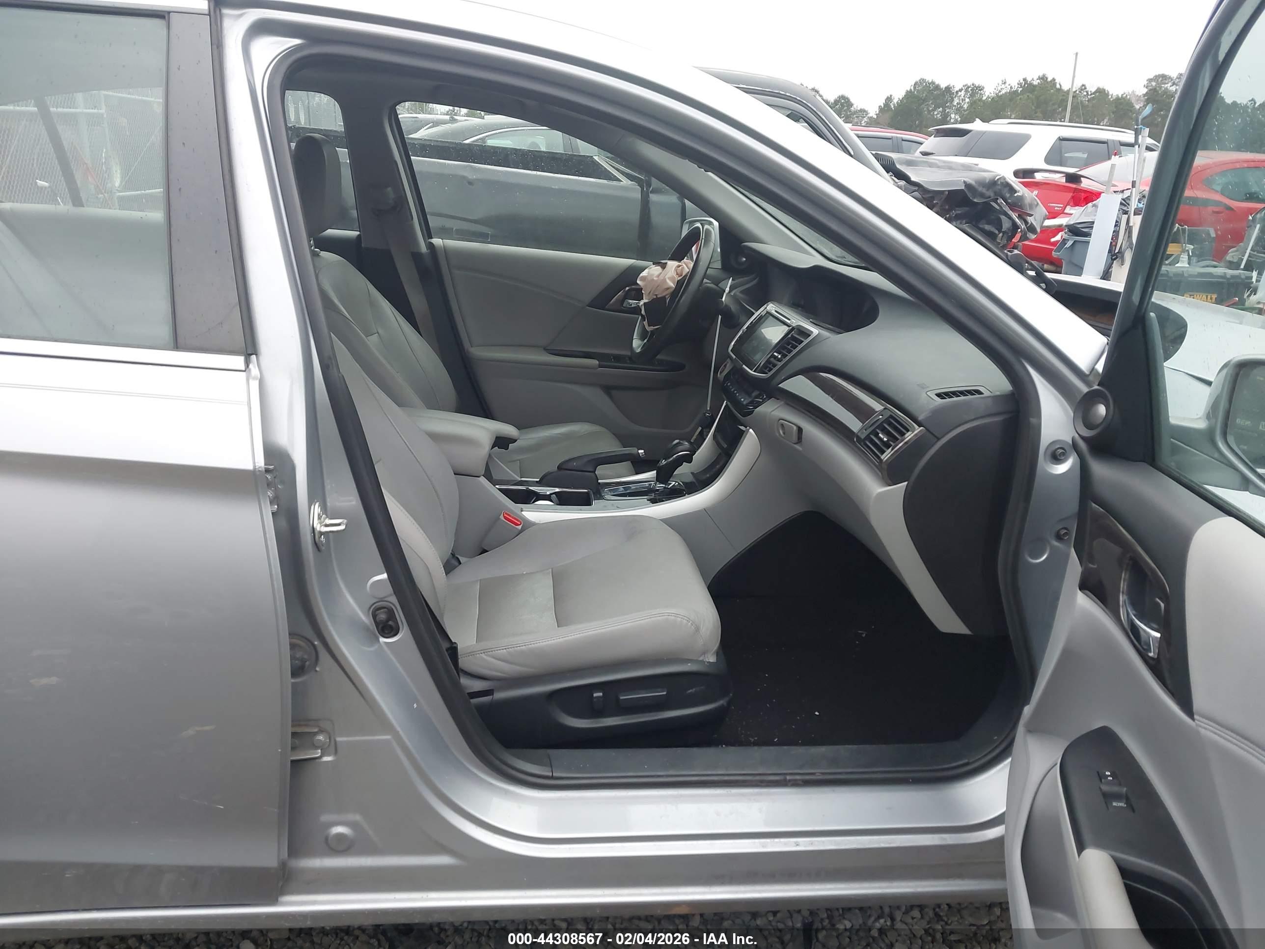 HONDA ACCORD image 5