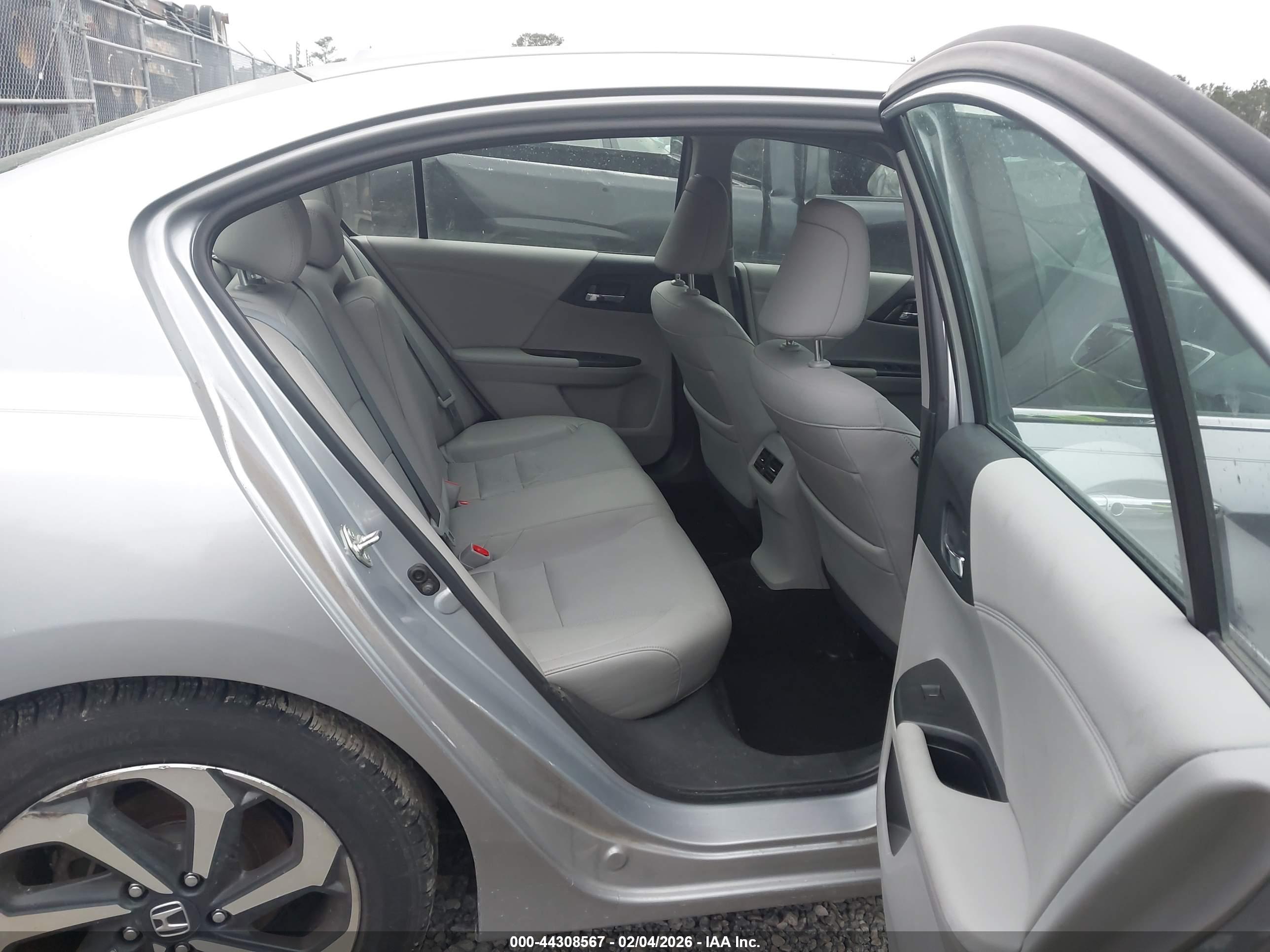HONDA ACCORD image 8