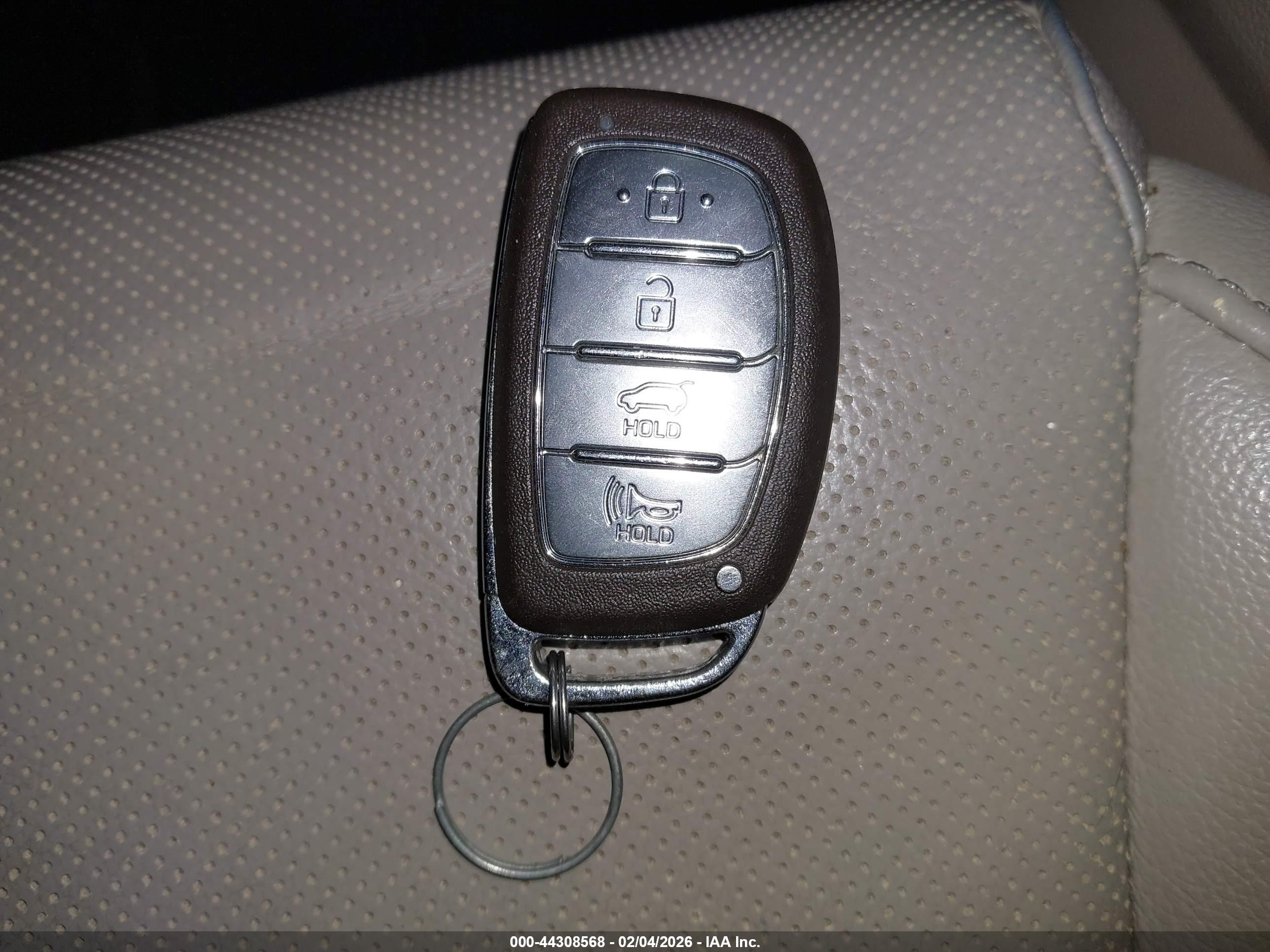 HYUNDAI TUCSON image 11