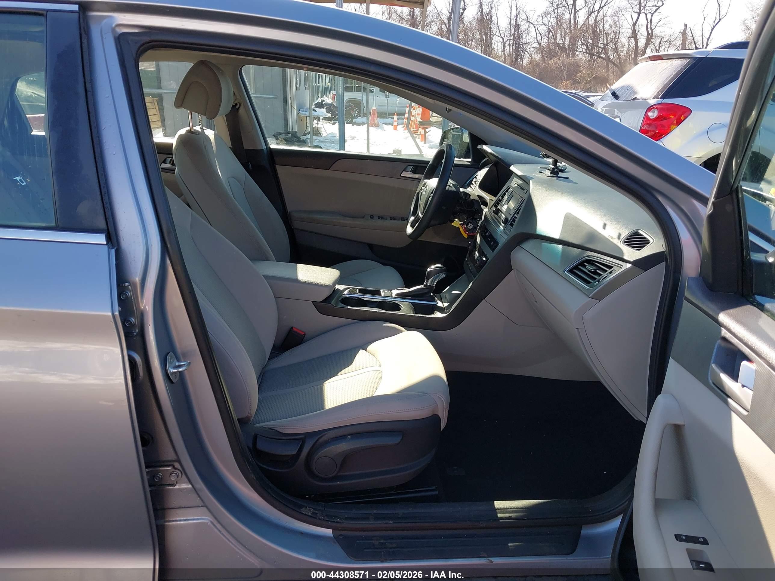 HYUNDAI SONATA image 5