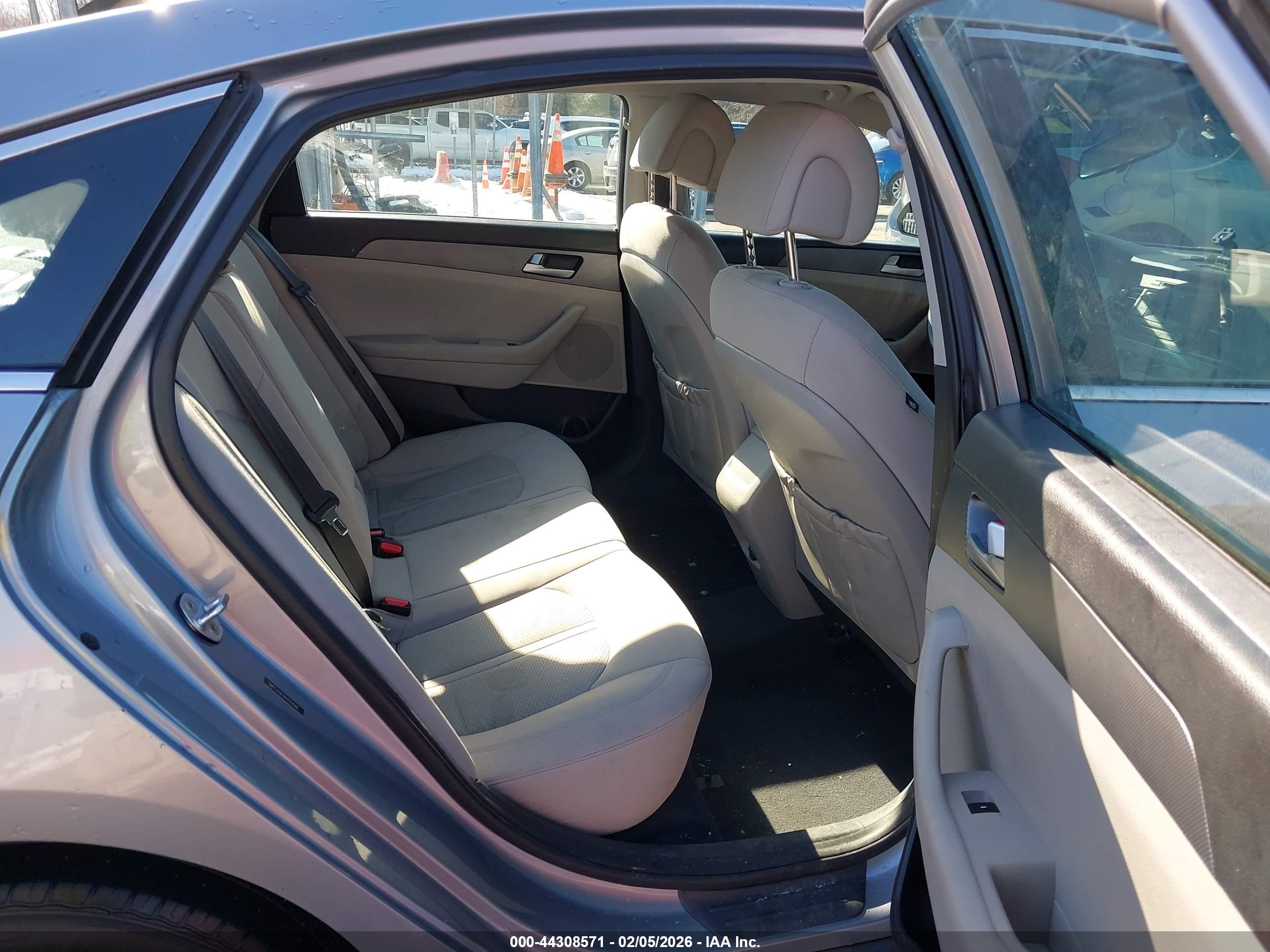 HYUNDAI SONATA image 8