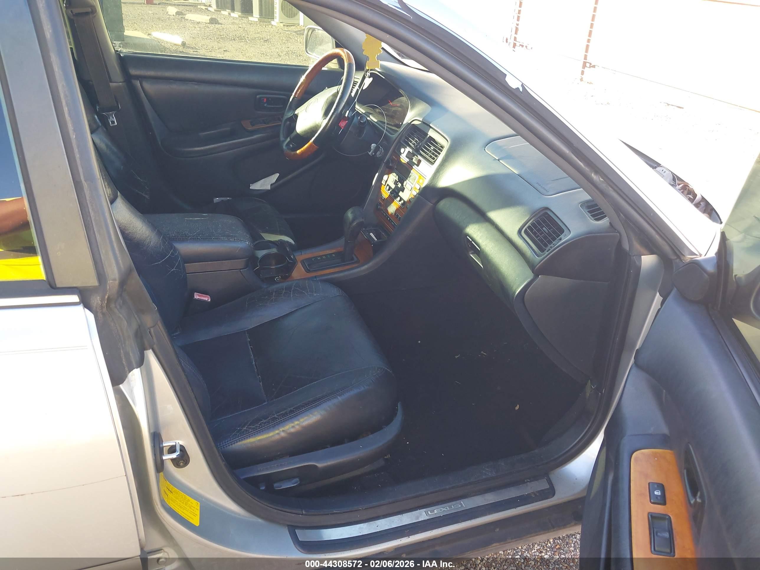 LEXUS ES image 5