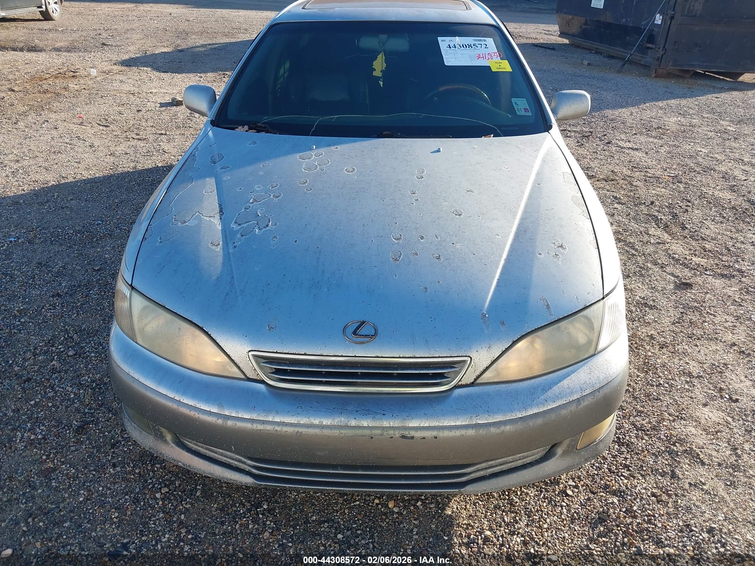 LEXUS ES image 6