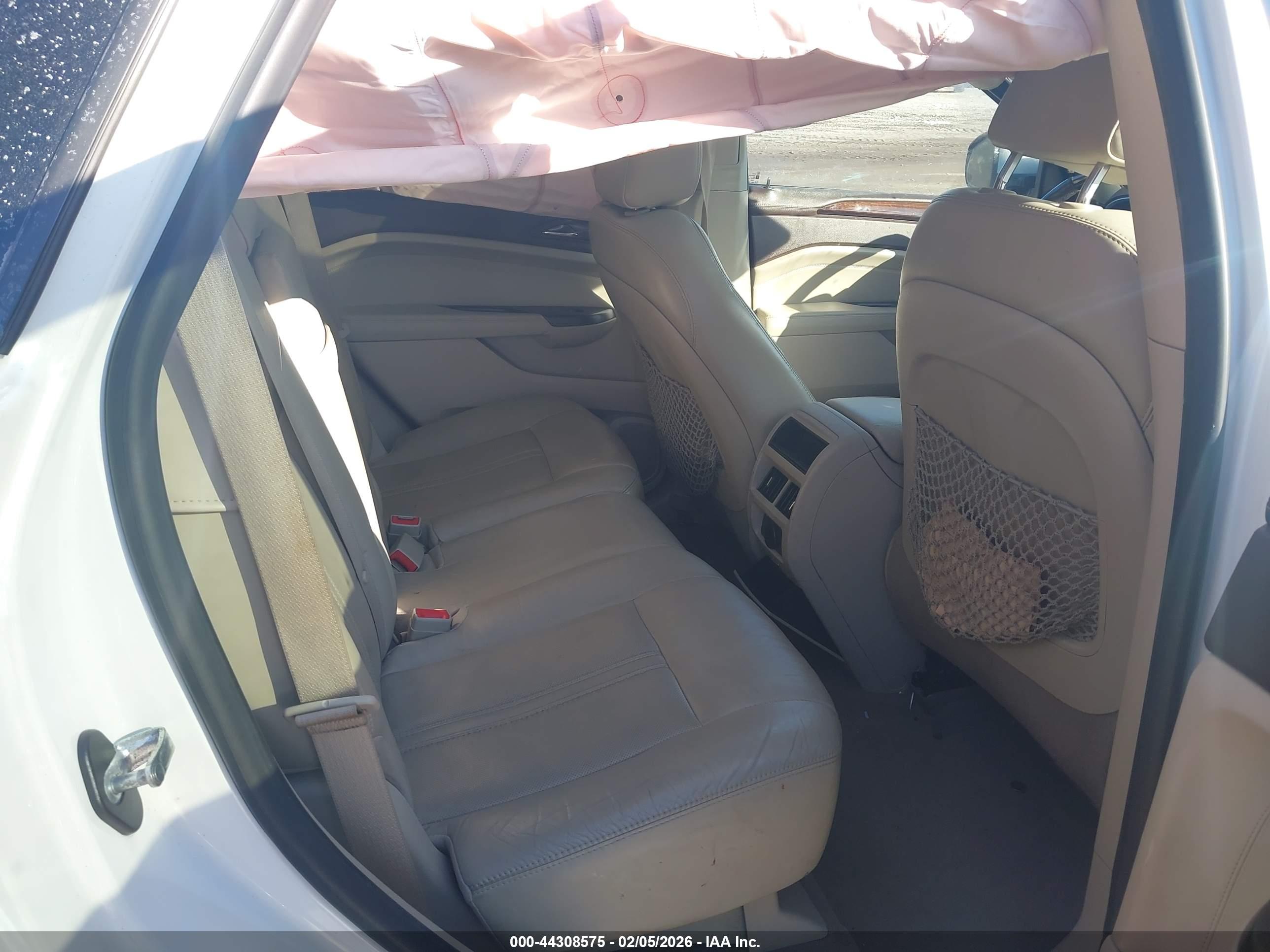 CADILLAC SRX image 8