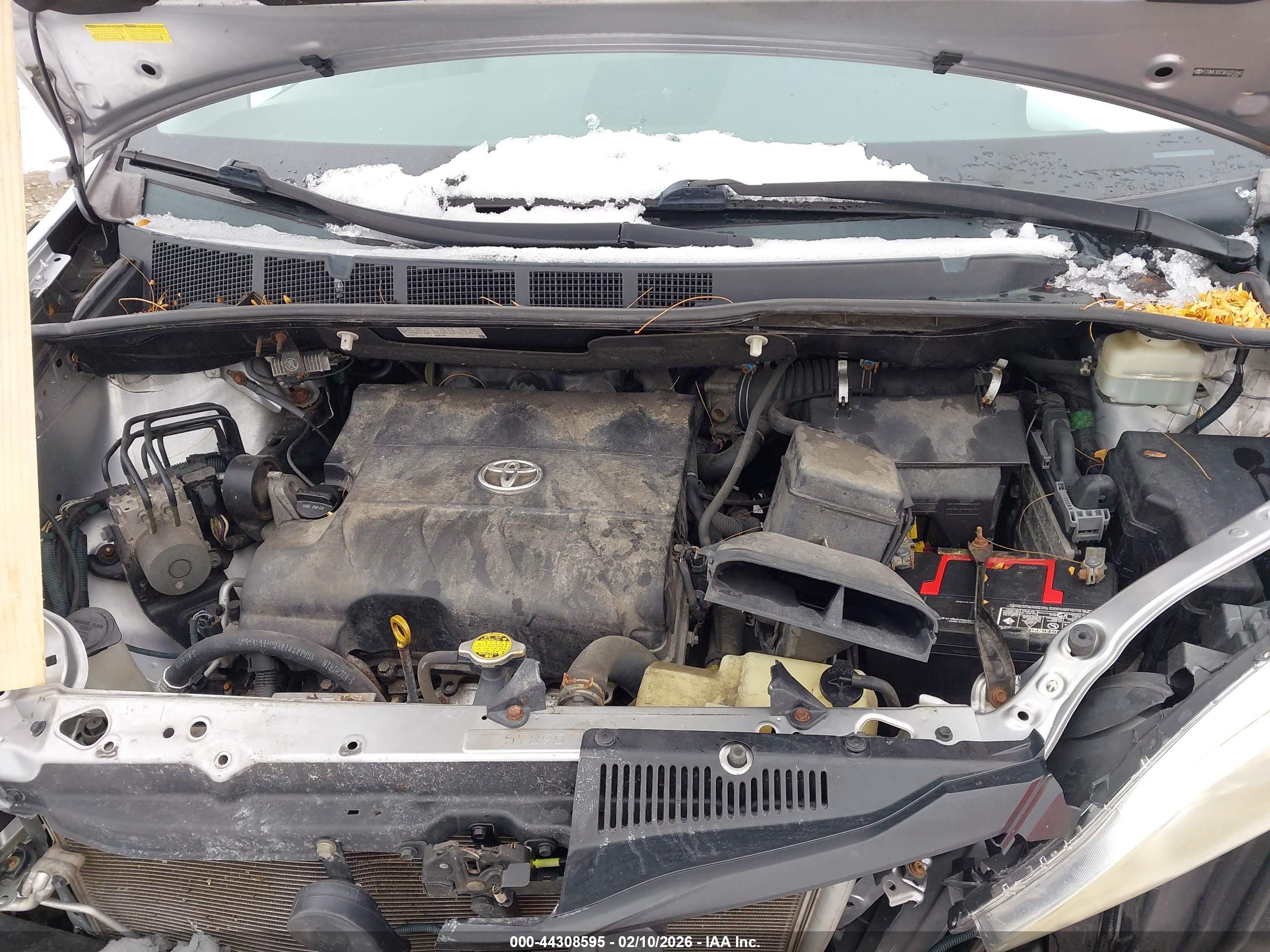 TOYOTA SIENNA image 10