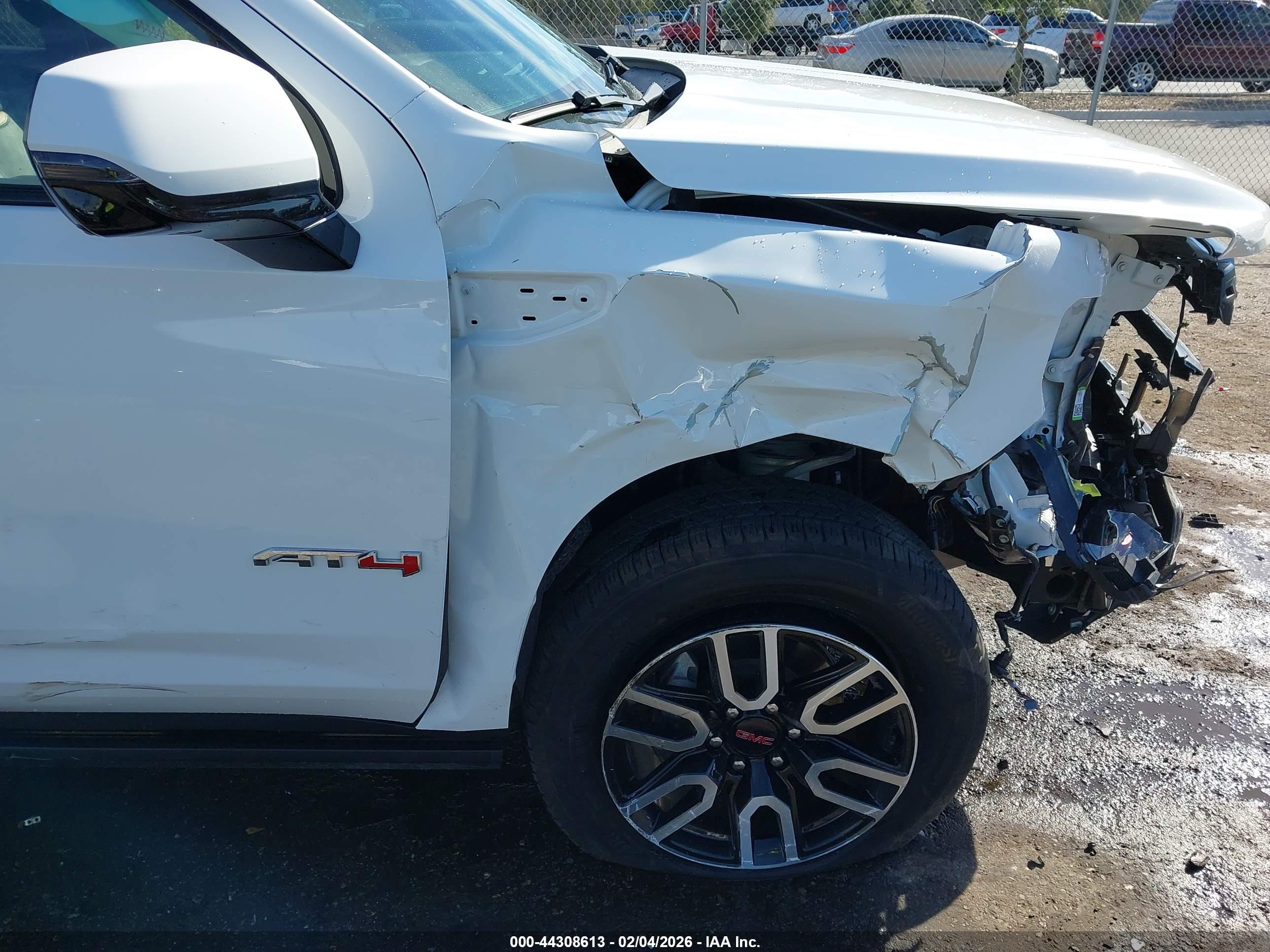 GMC YUKON image 6