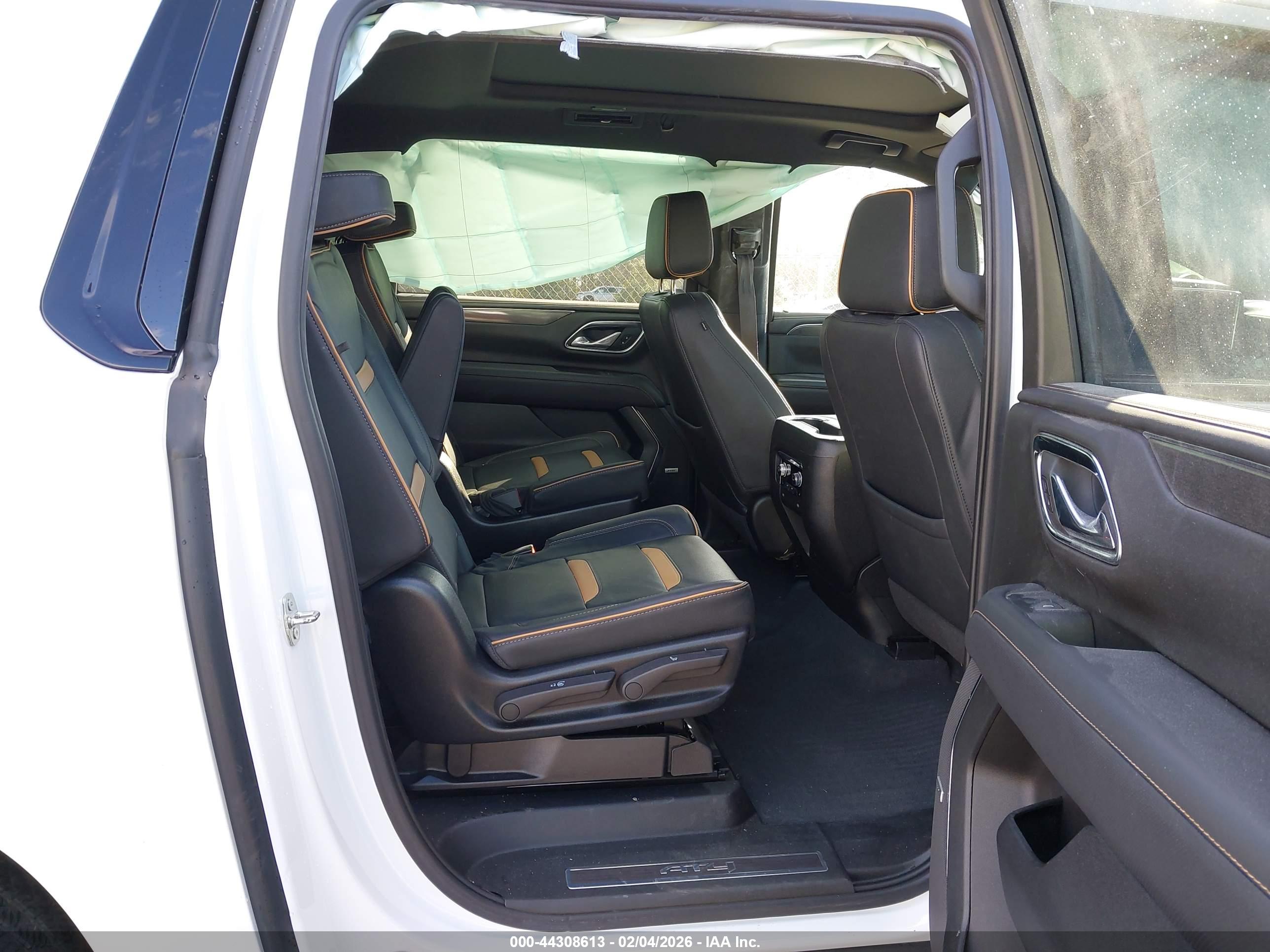 GMC YUKON image 8