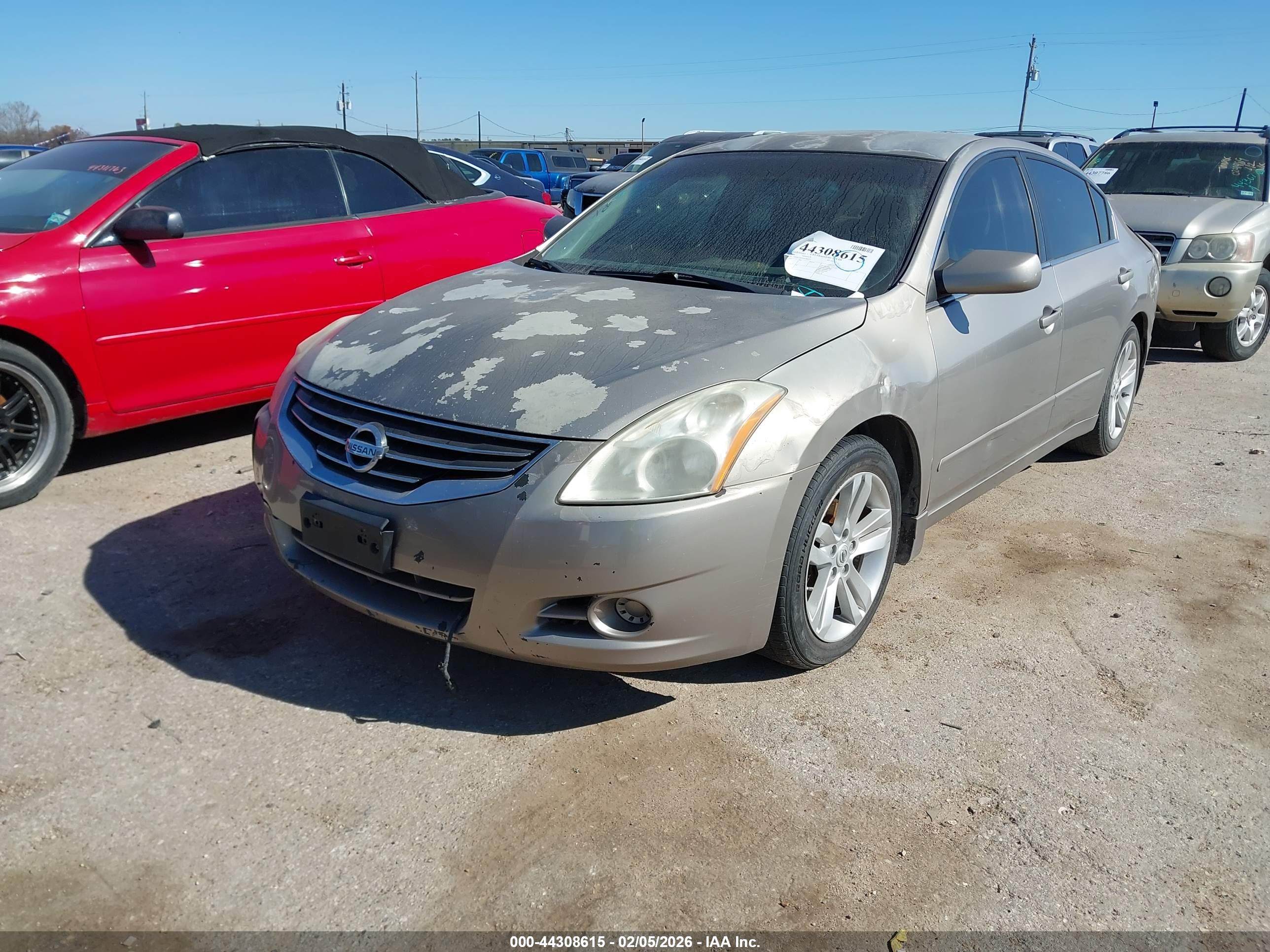 NISSAN ALTIMA image 2