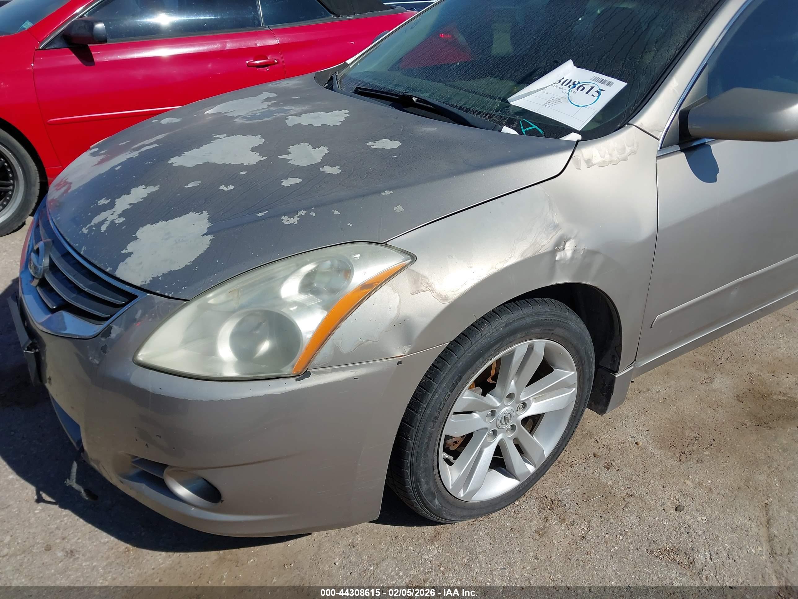 NISSAN ALTIMA image 6