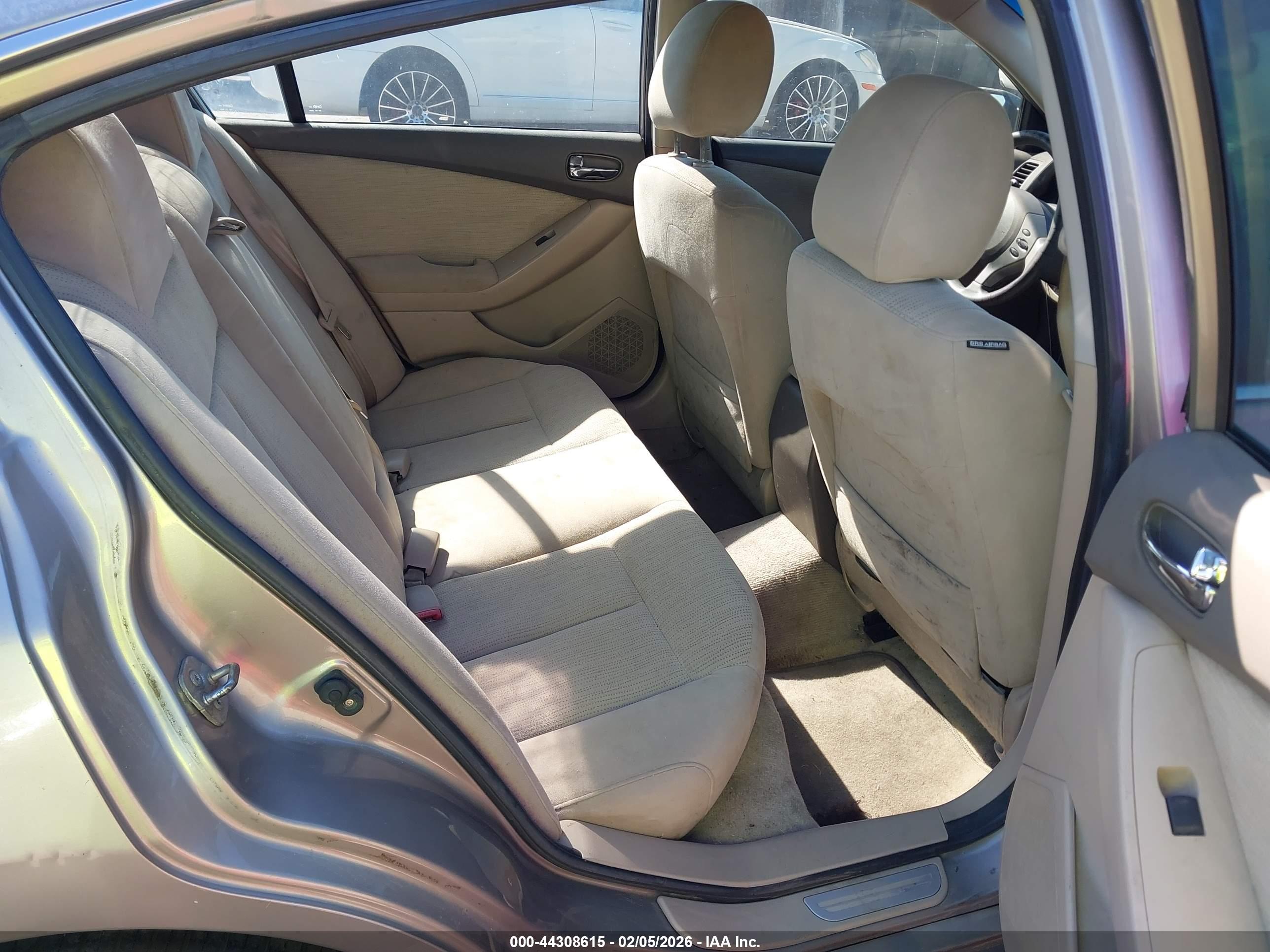 NISSAN ALTIMA image 8