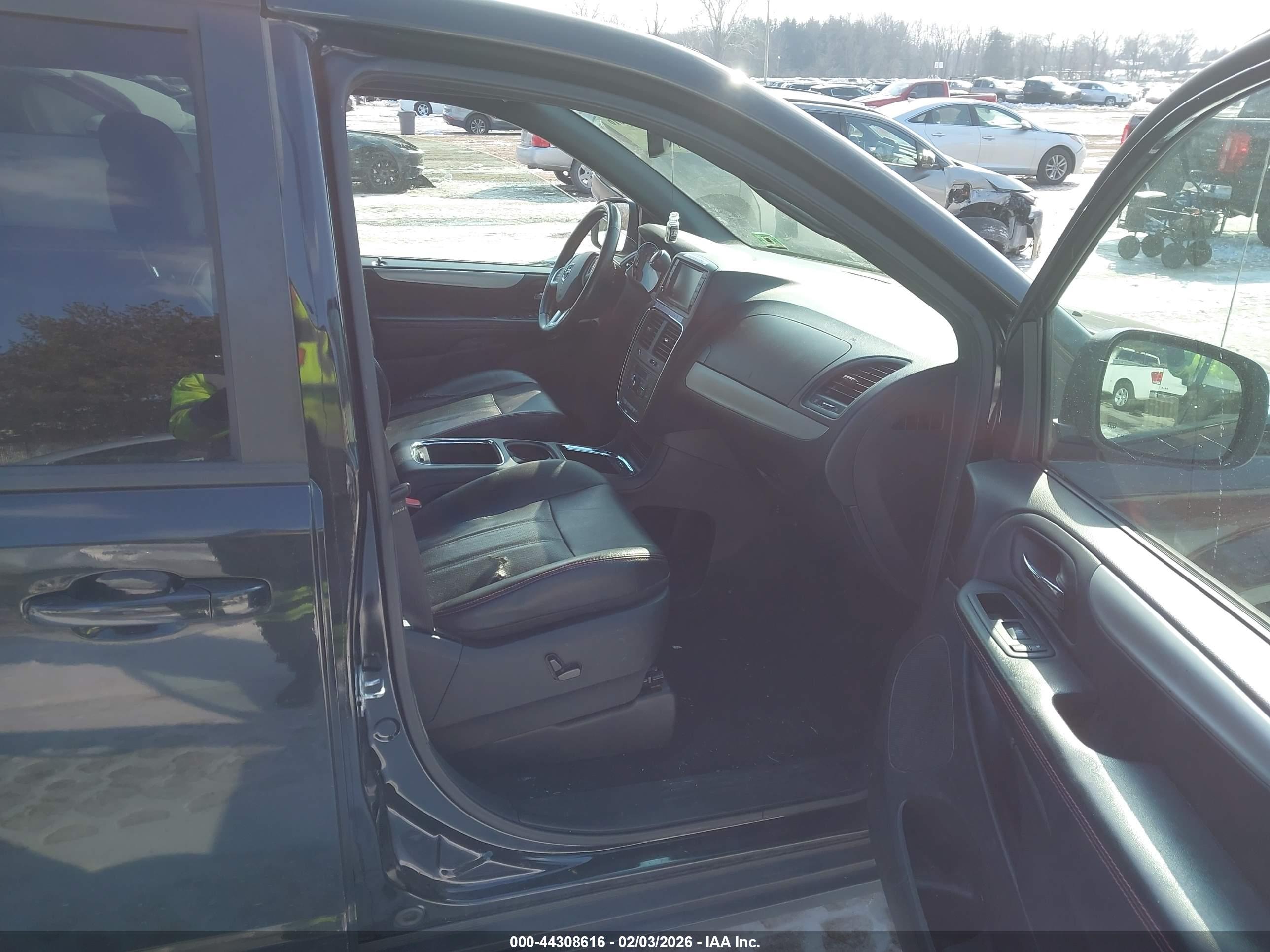 DODGE GRAND image 5