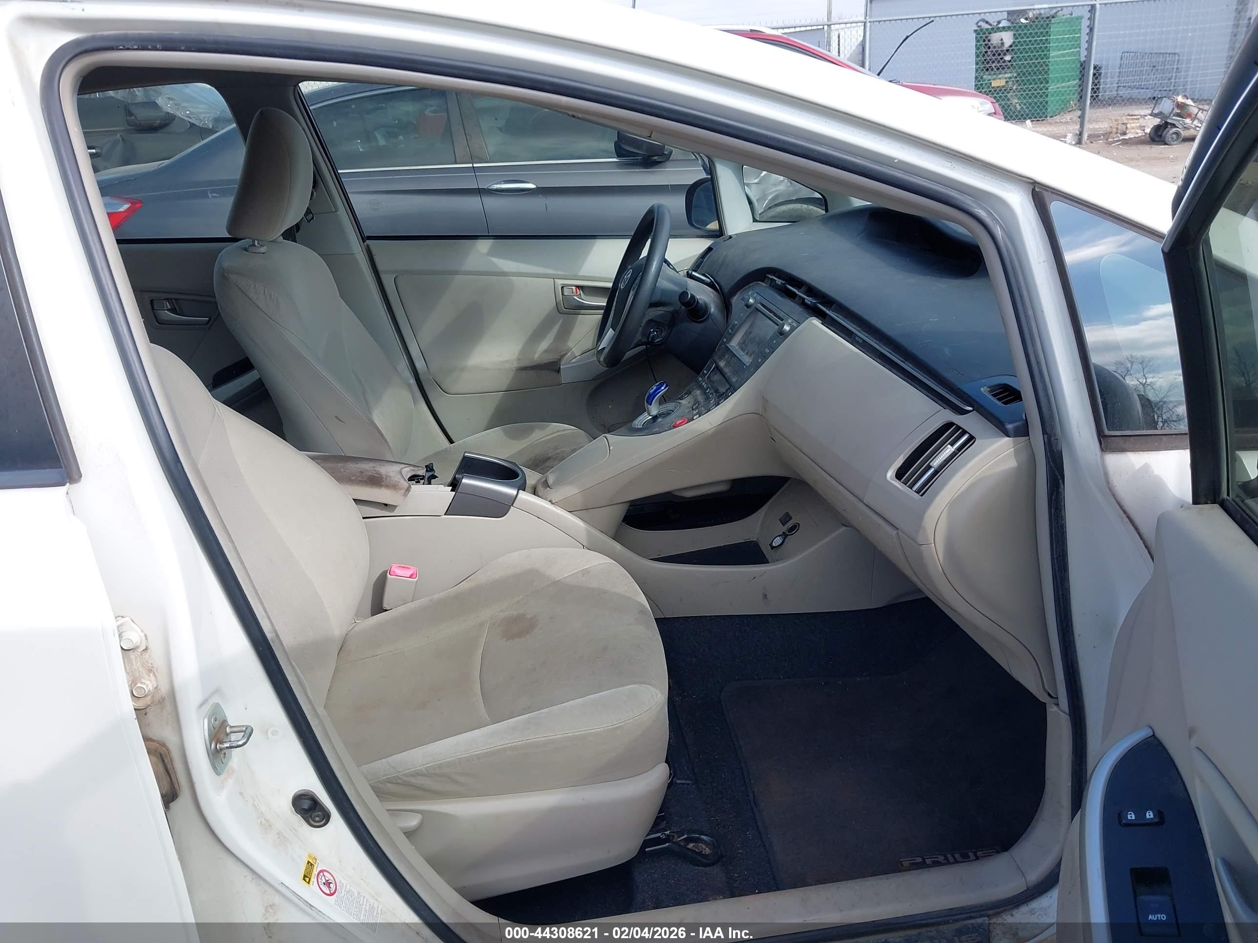 TOYOTA PRIUS image 5