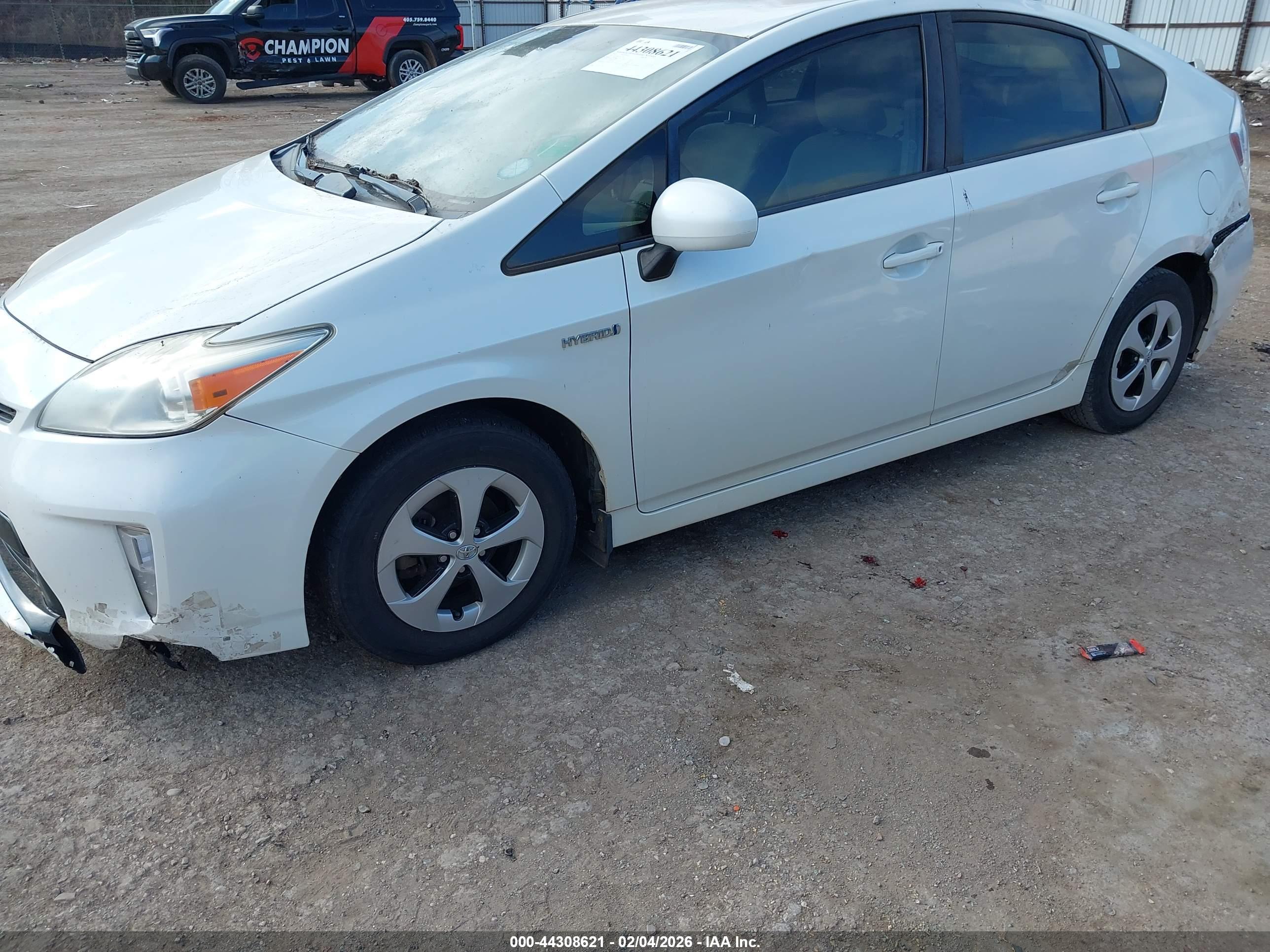 TOYOTA PRIUS image 6