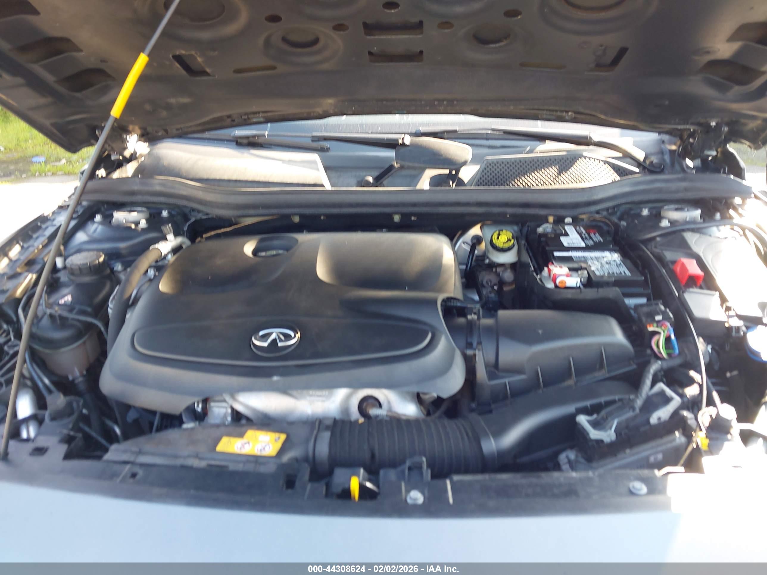 INFINITI QX30 image 10