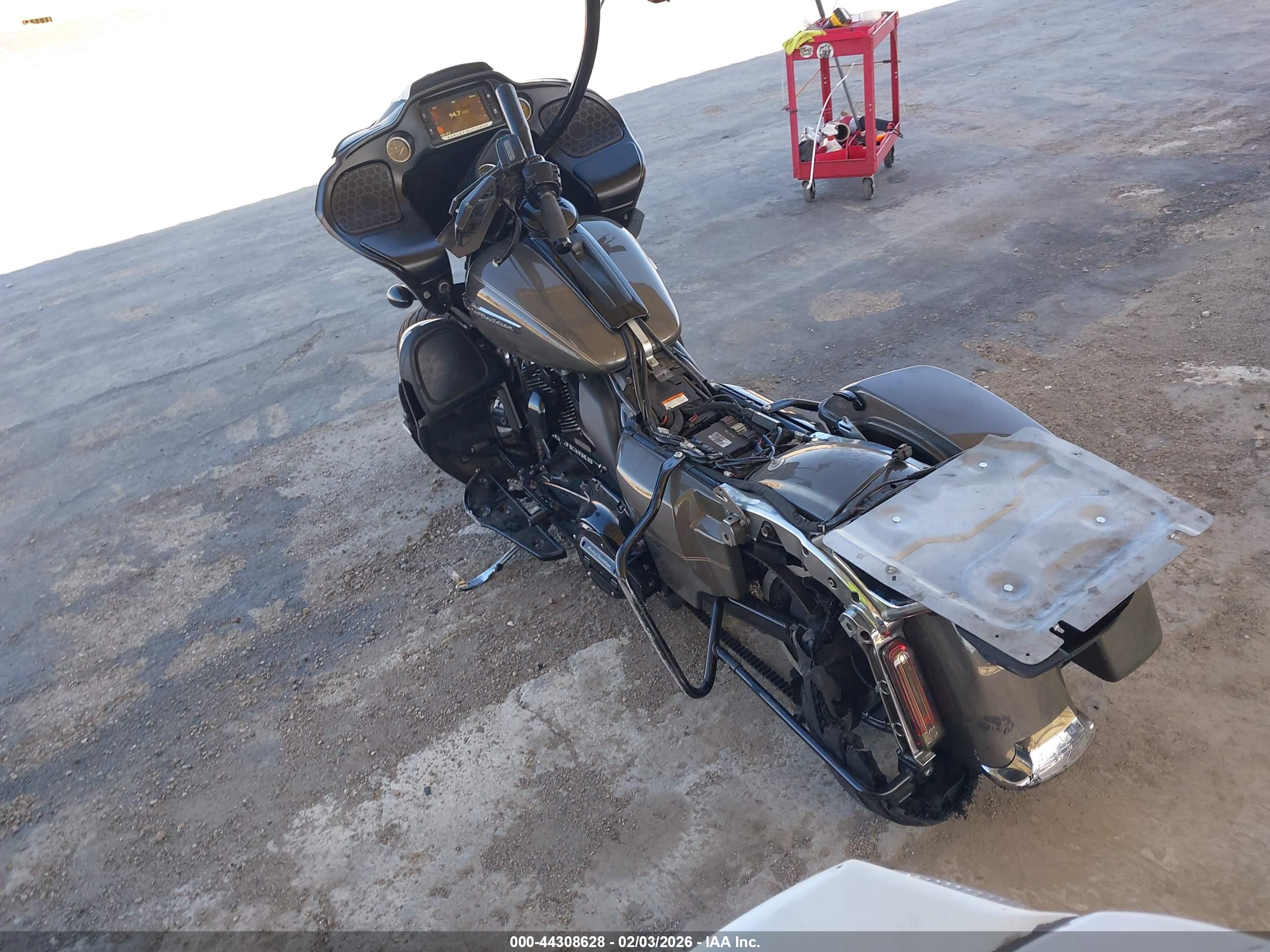 HARLEY-DAVIDSON FLTRU image 3