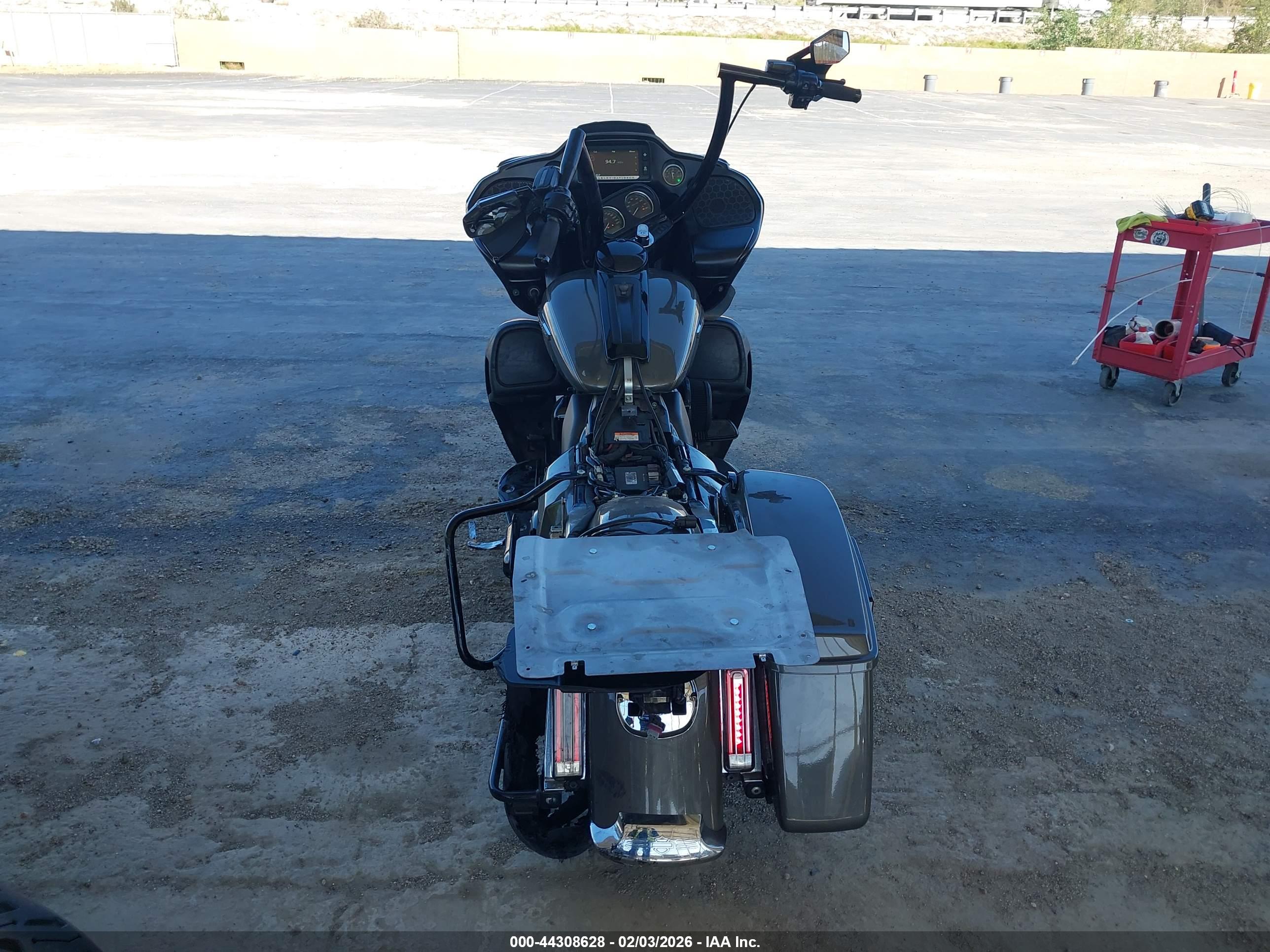 HARLEY-DAVIDSON FLTRU image 6