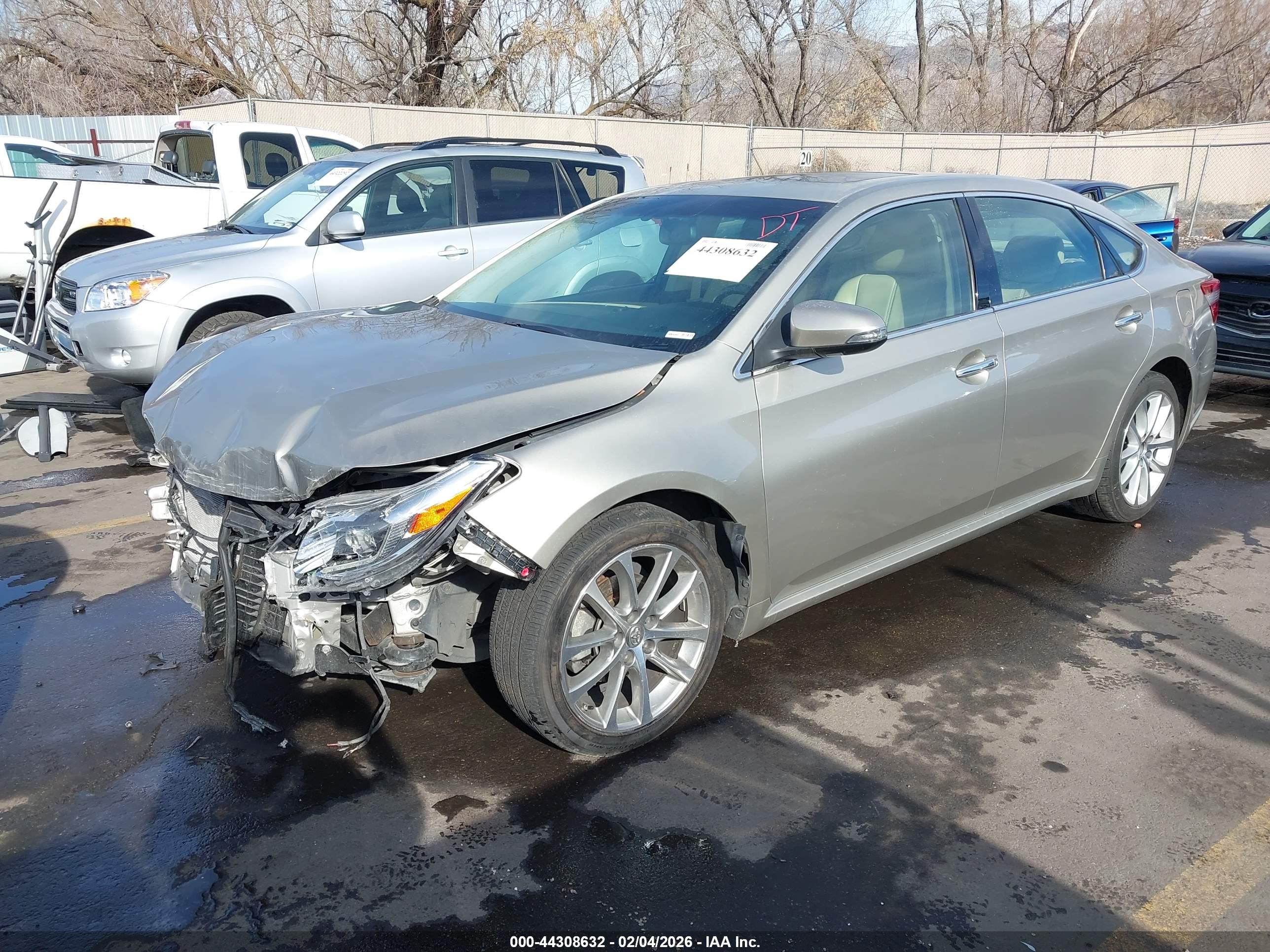 TOYOTA AVALON image 2