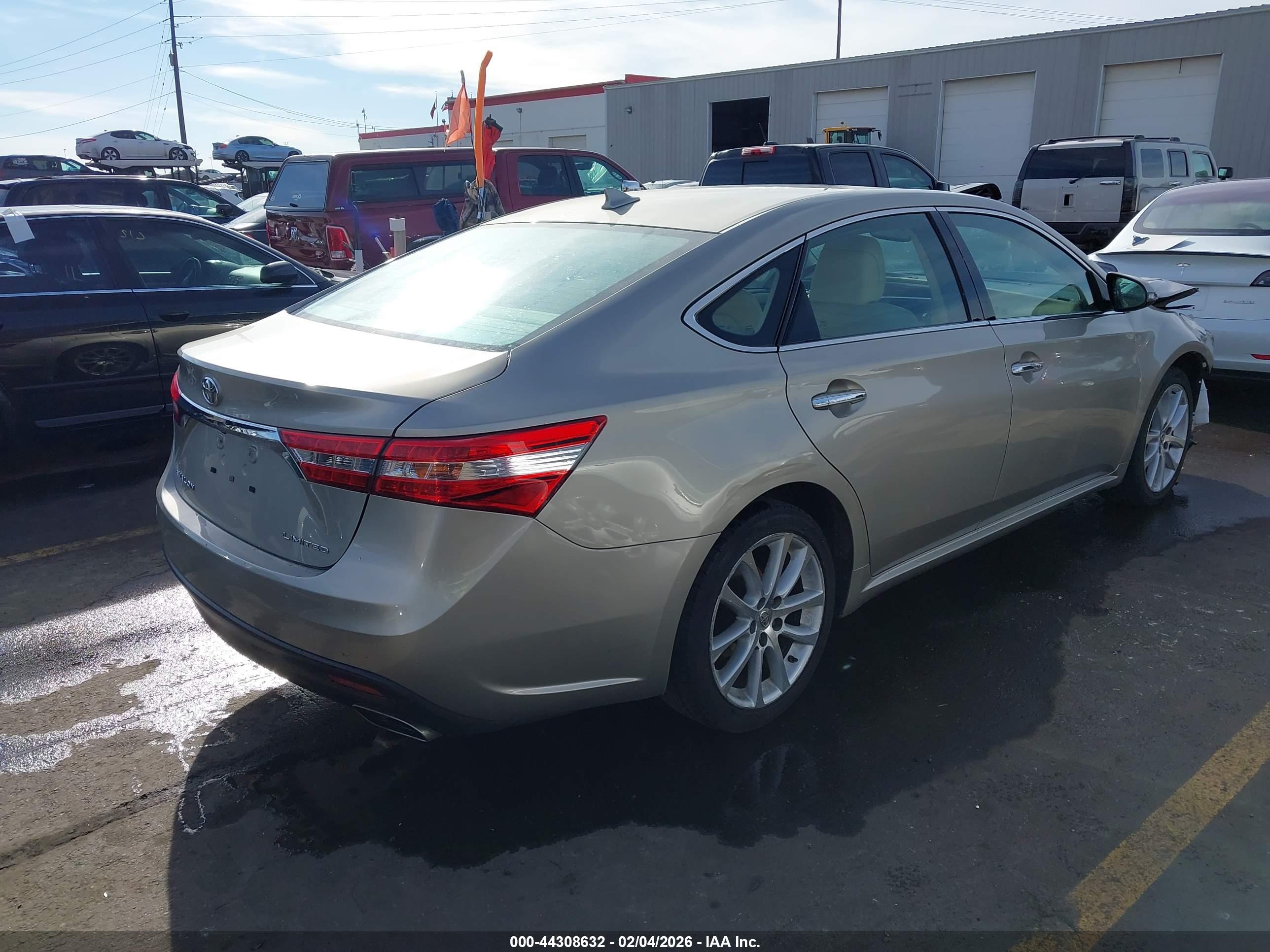 TOYOTA AVALON image 4