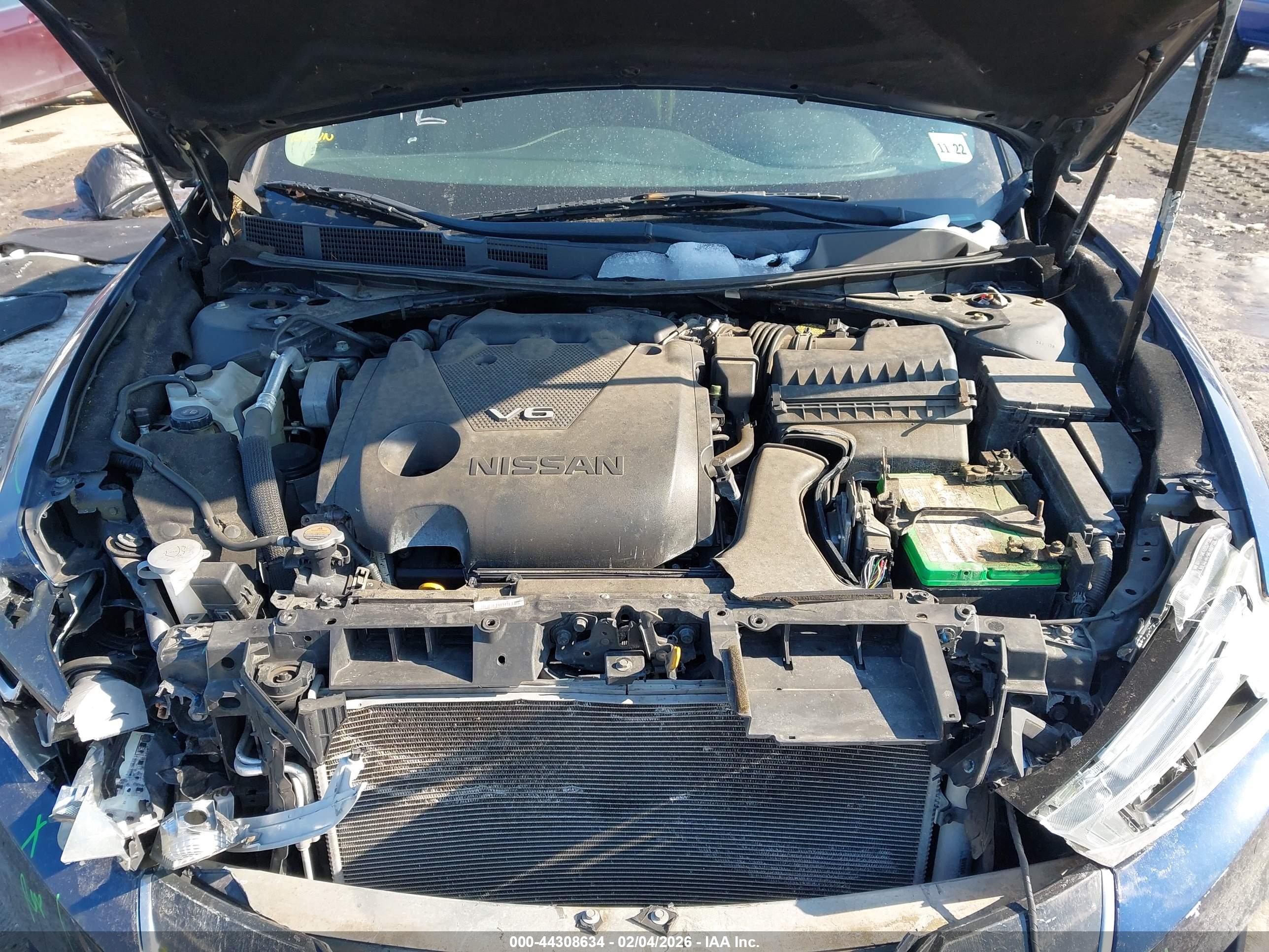 NISSAN MAXIMA image 10