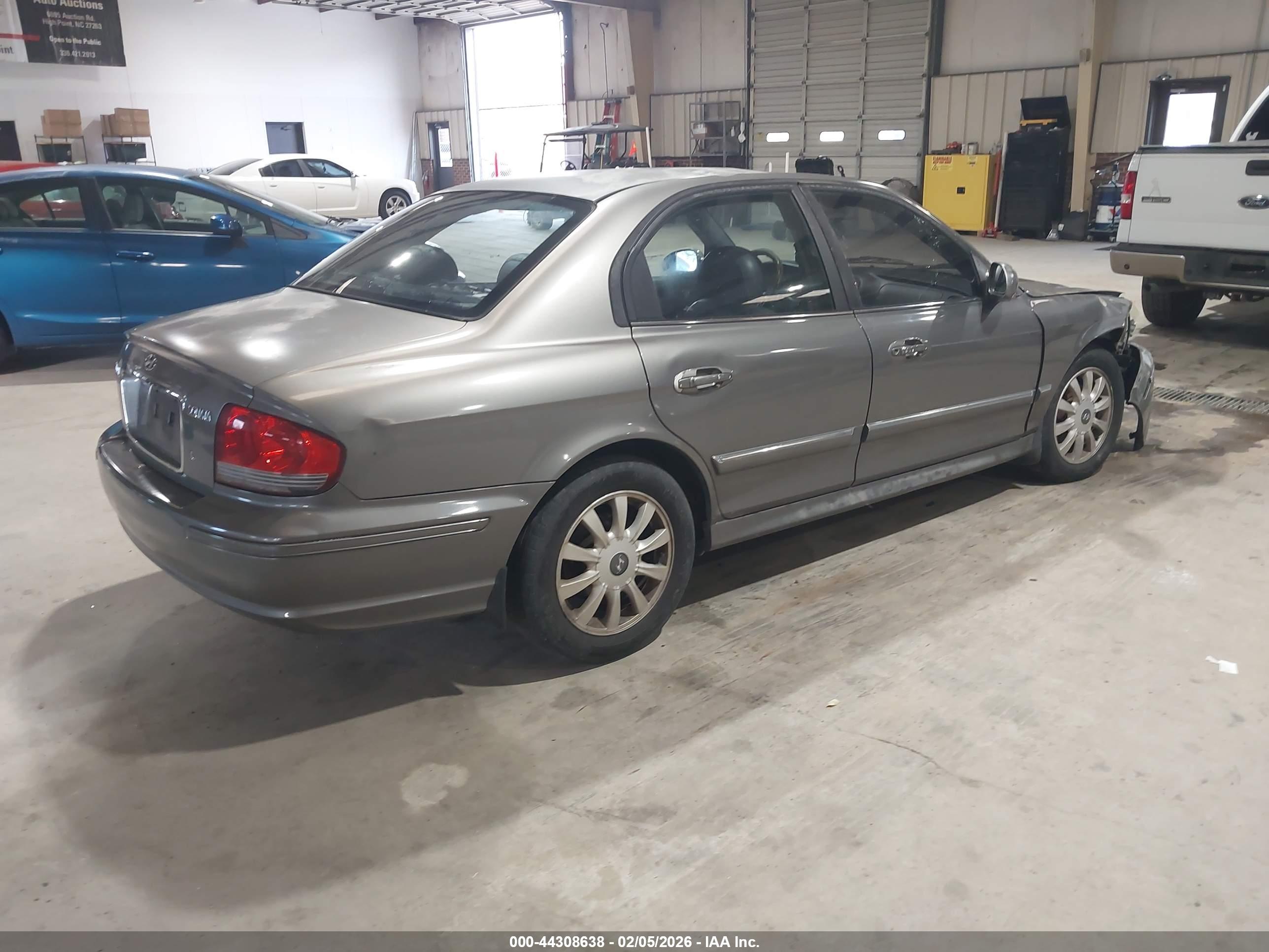 HYUNDAI SONATA image 4