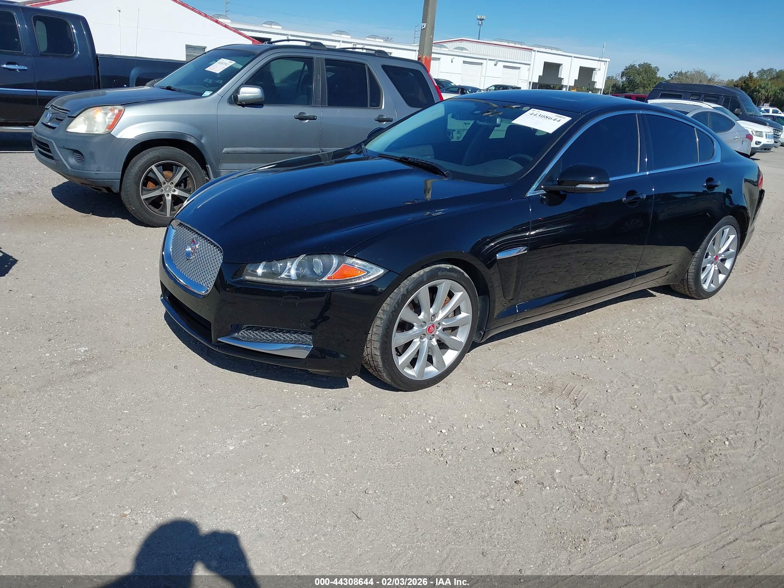 JAGUAR XF image 2