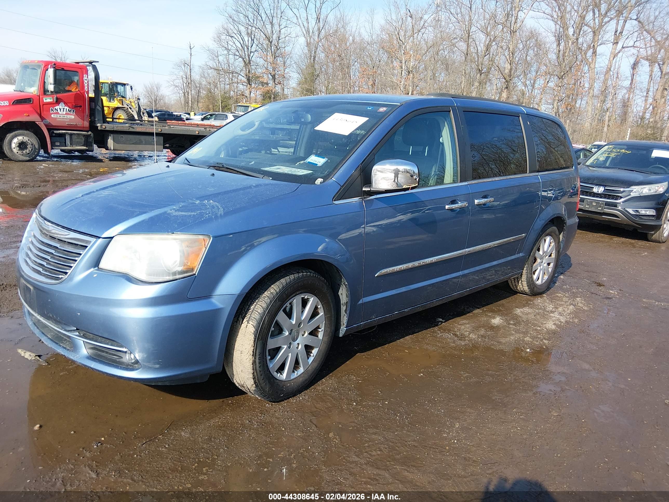 CHRYSLER TOWN image 2