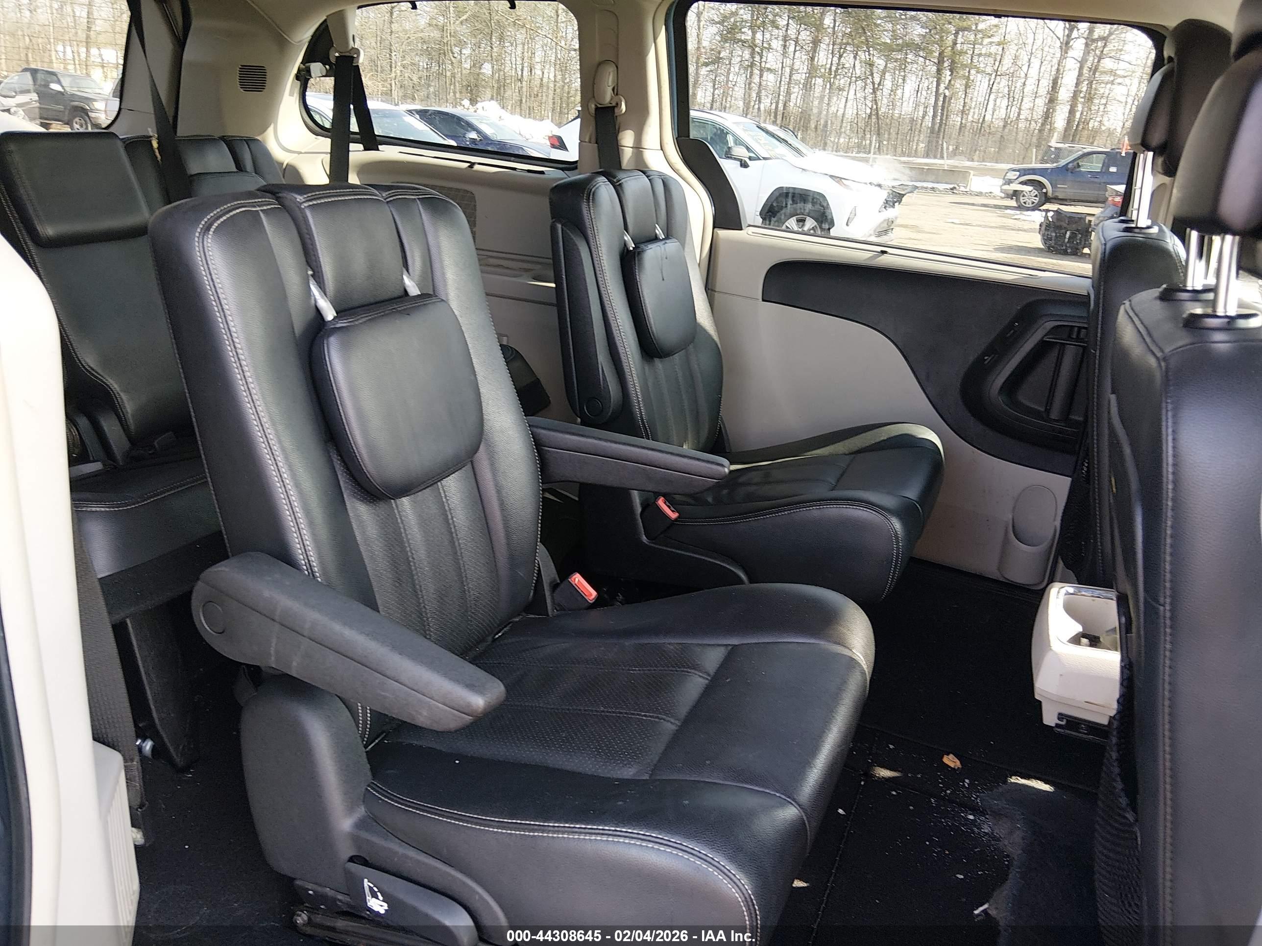 CHRYSLER TOWN image 8