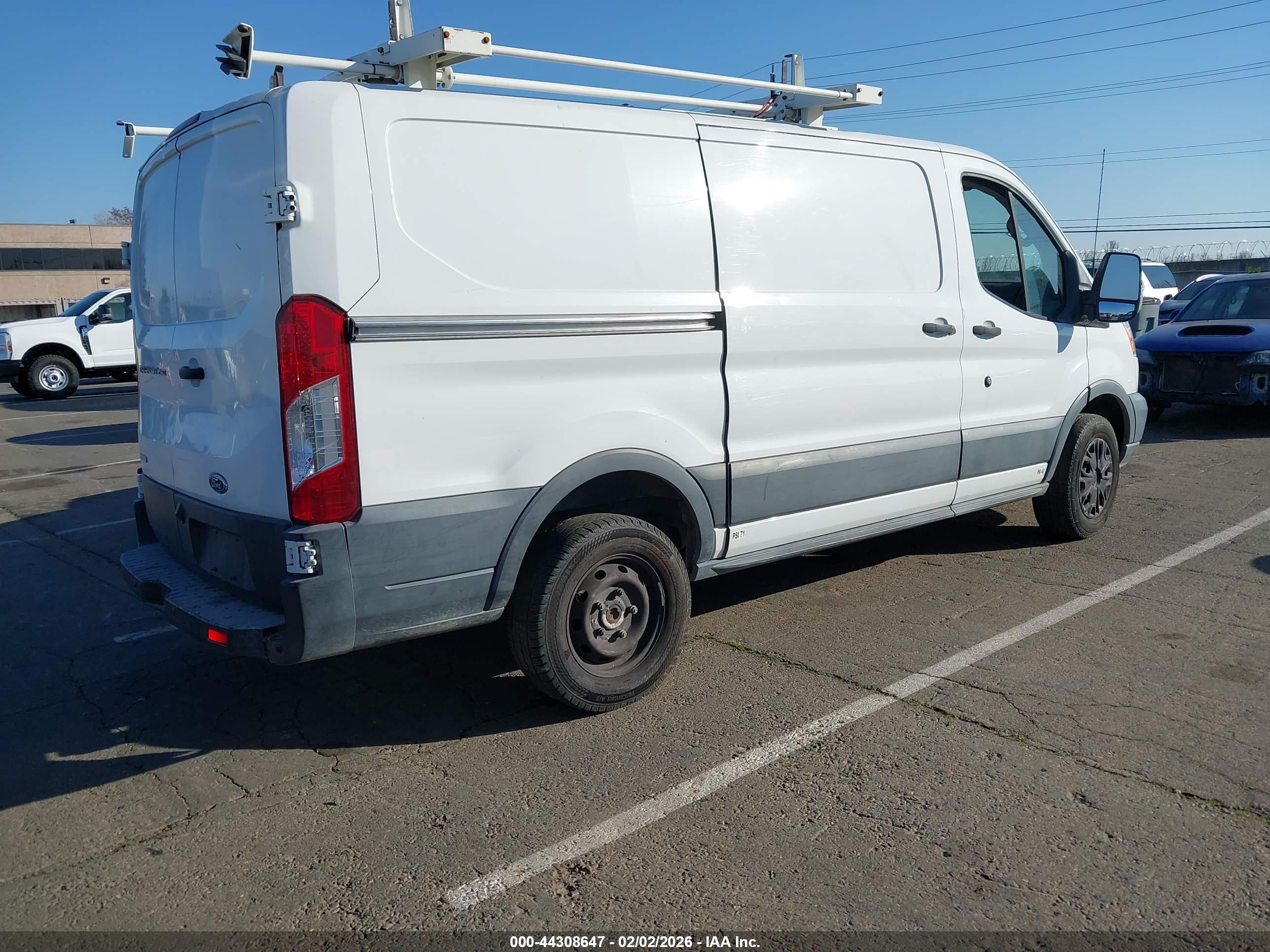 FORD TRANSIT-250 image 4
