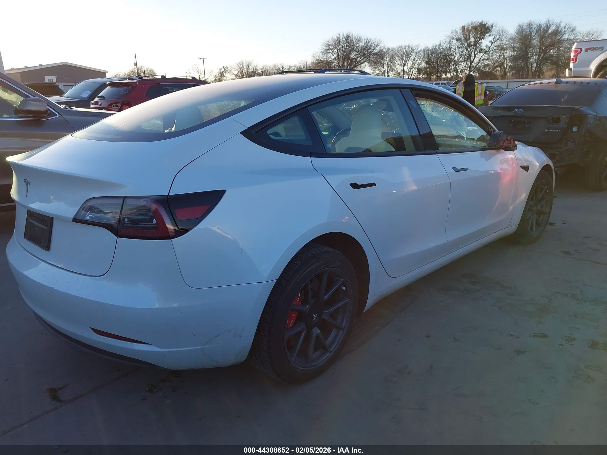 TESLA MODEL image 4