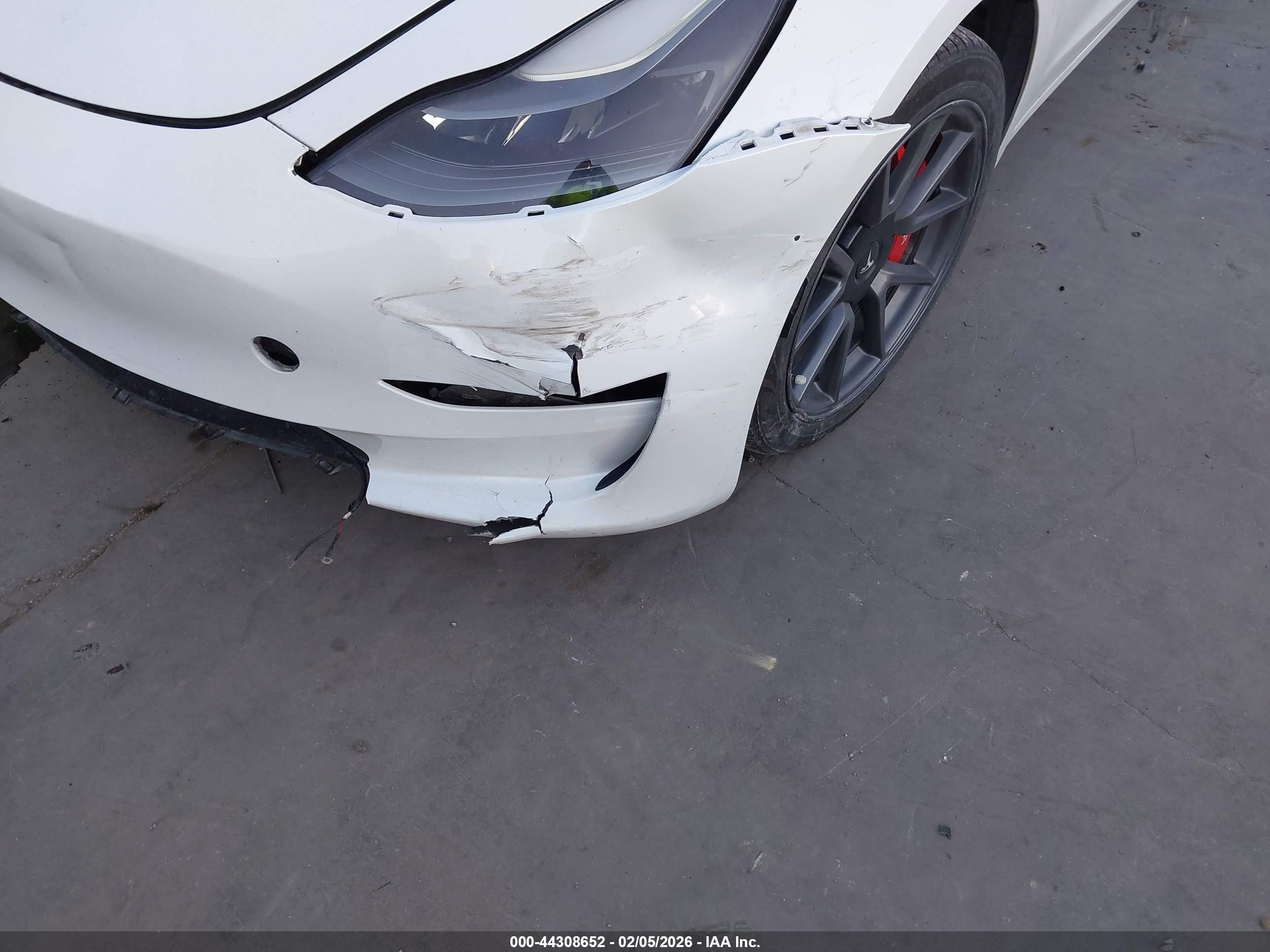 TESLA MODEL image 6