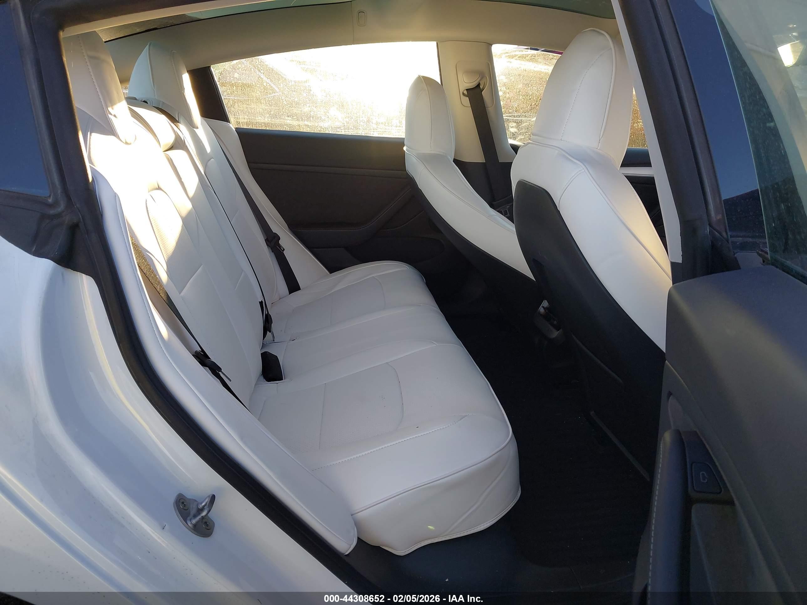 TESLA MODEL image 8