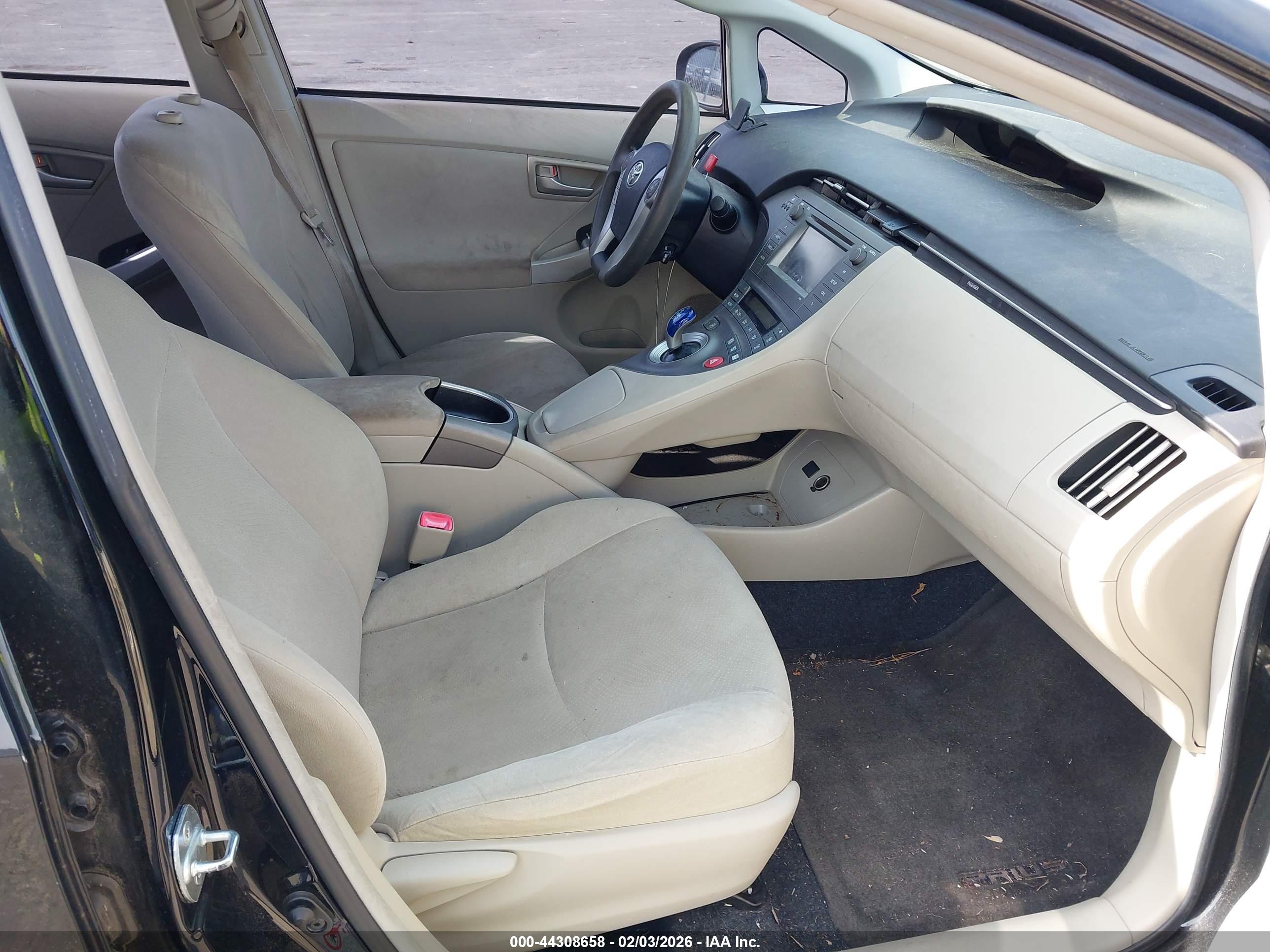 TOYOTA PRIUS image 5