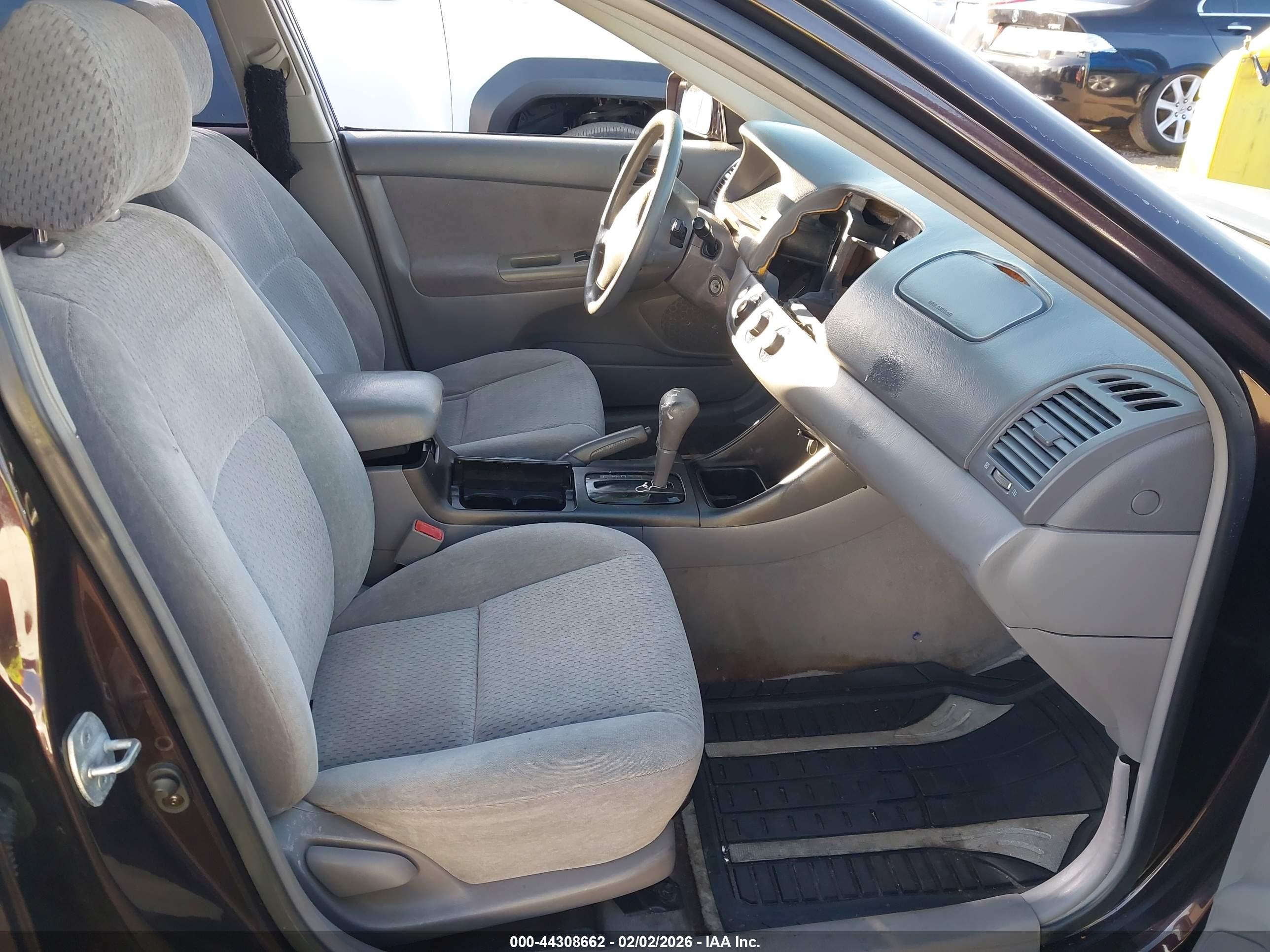 TOYOTA CAMRY image 5
