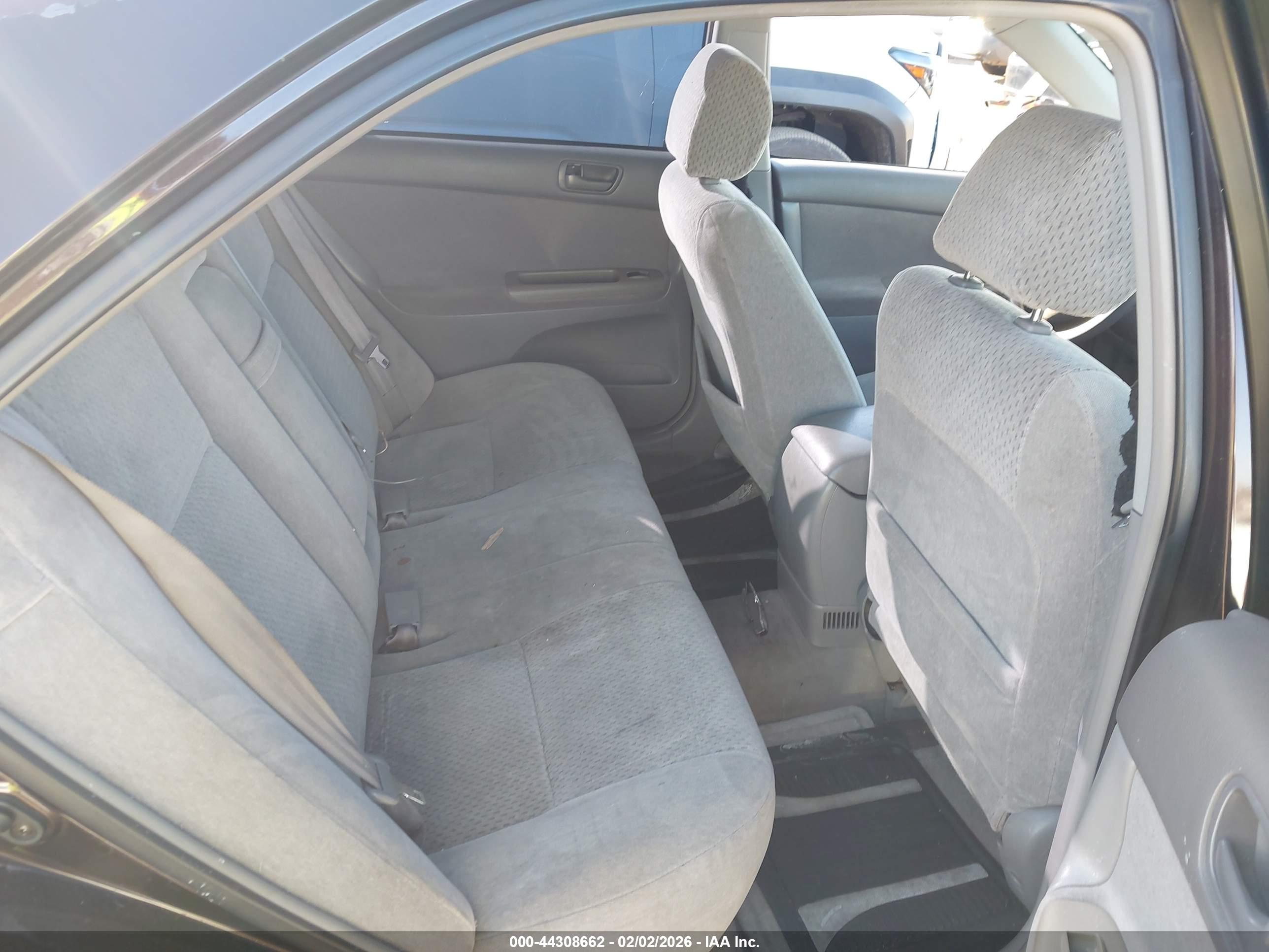 TOYOTA CAMRY image 8