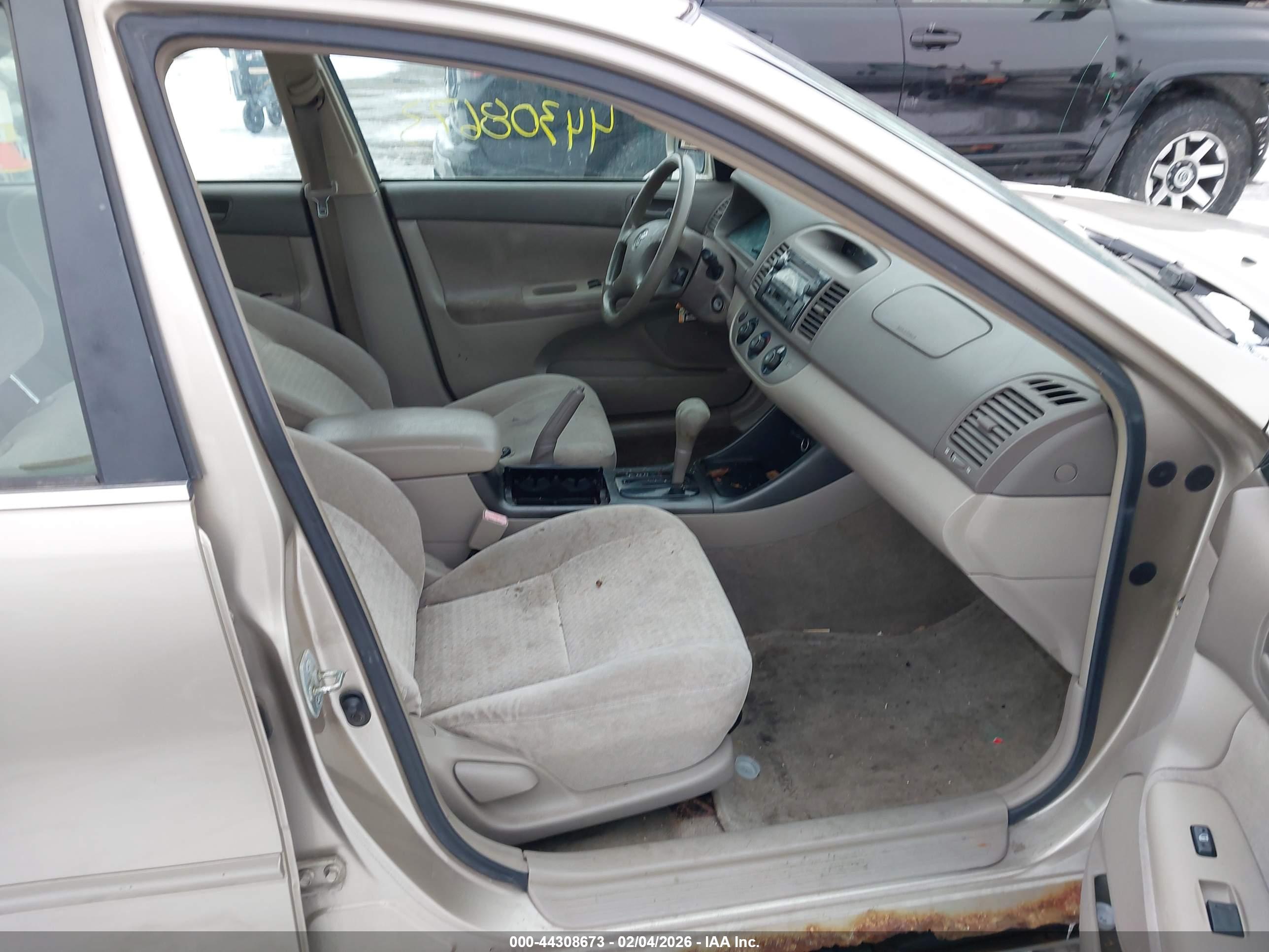TOYOTA CAMRY image 5
