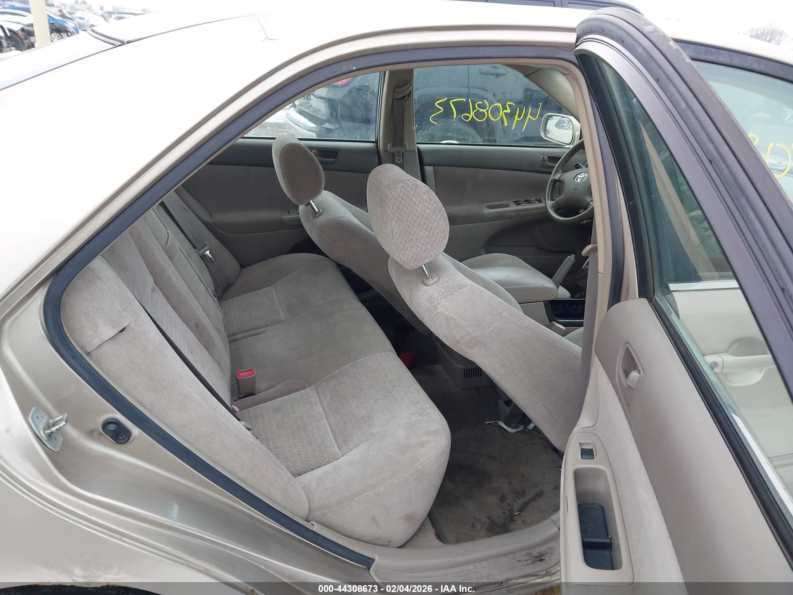 TOYOTA CAMRY image 8
