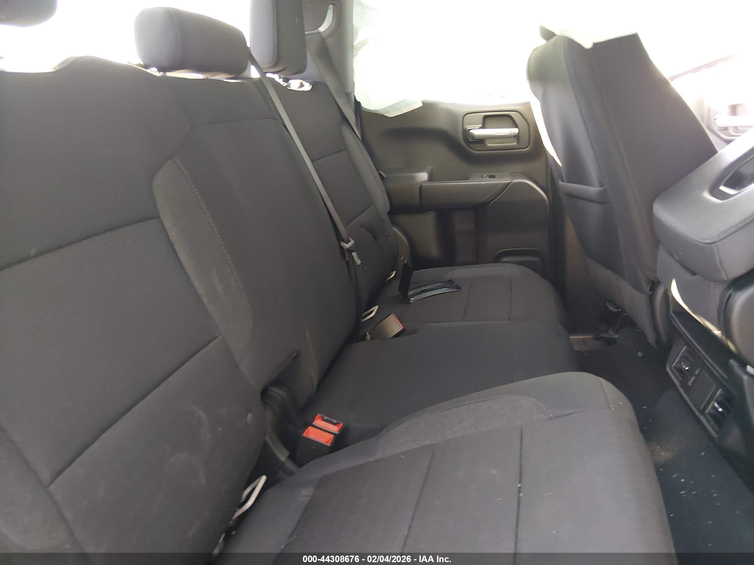 CHEVROLET SILVERADO image 8