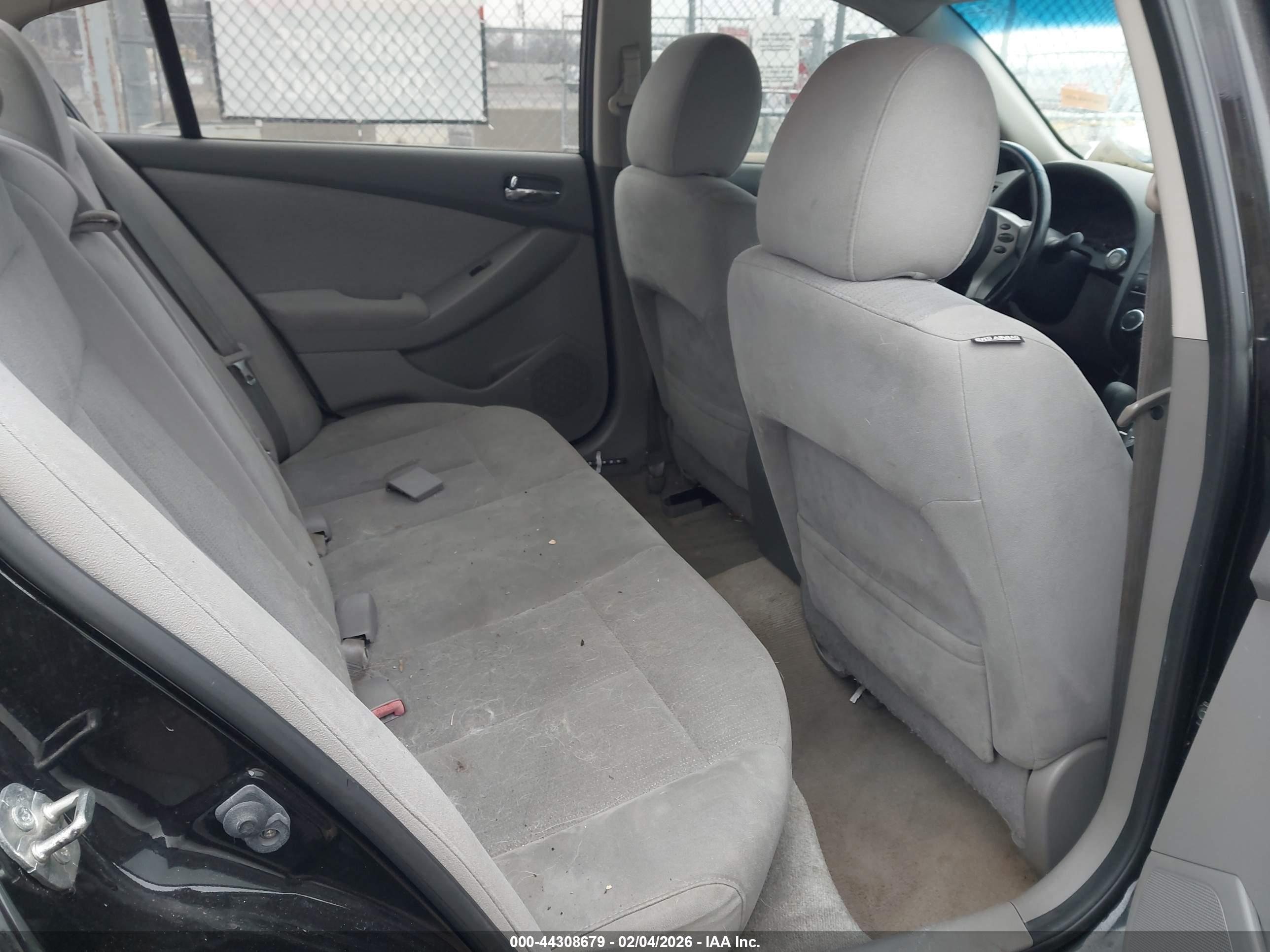 NISSAN ALTIMA image 8