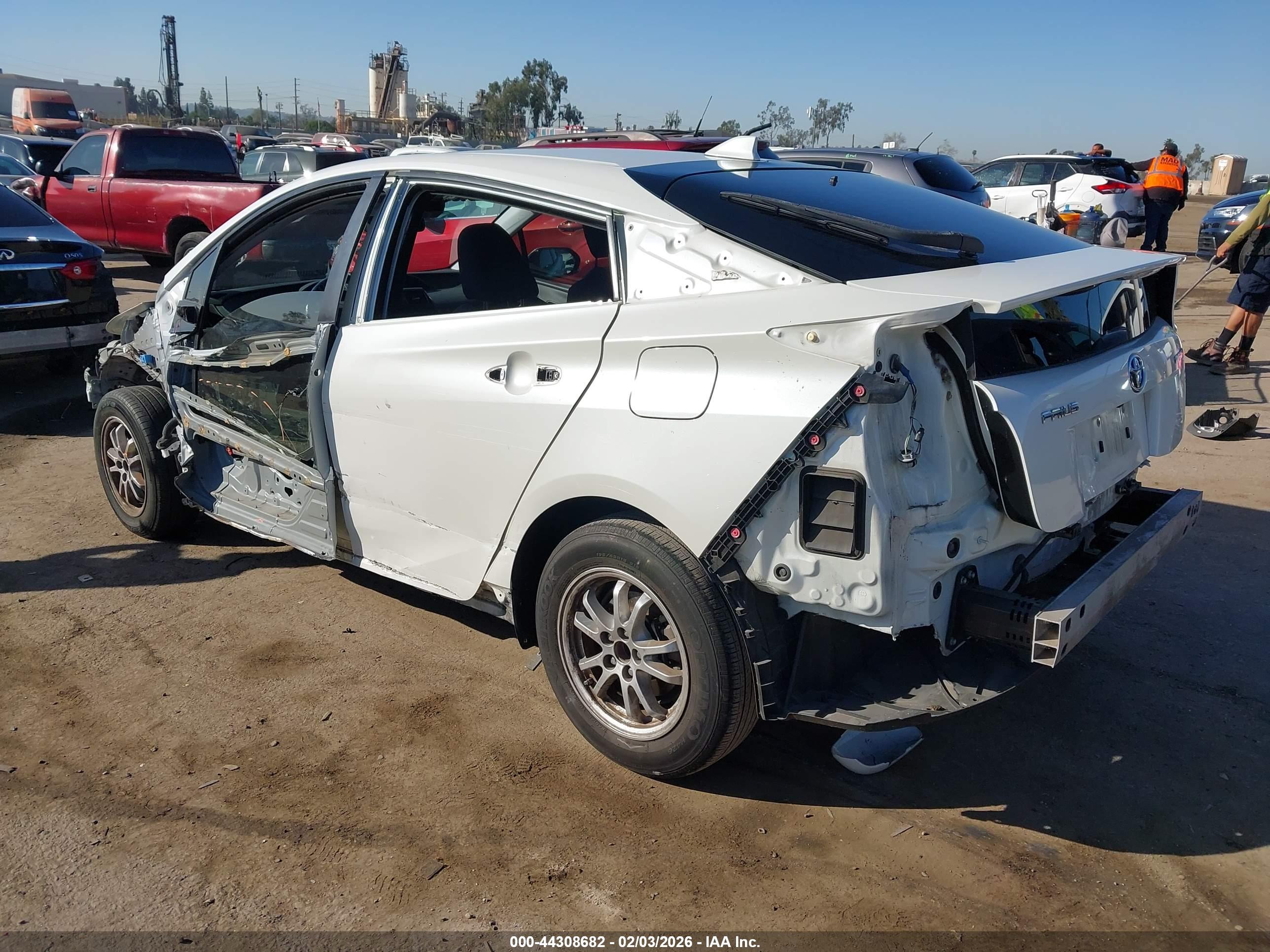 TOYOTA PRIUS image 3