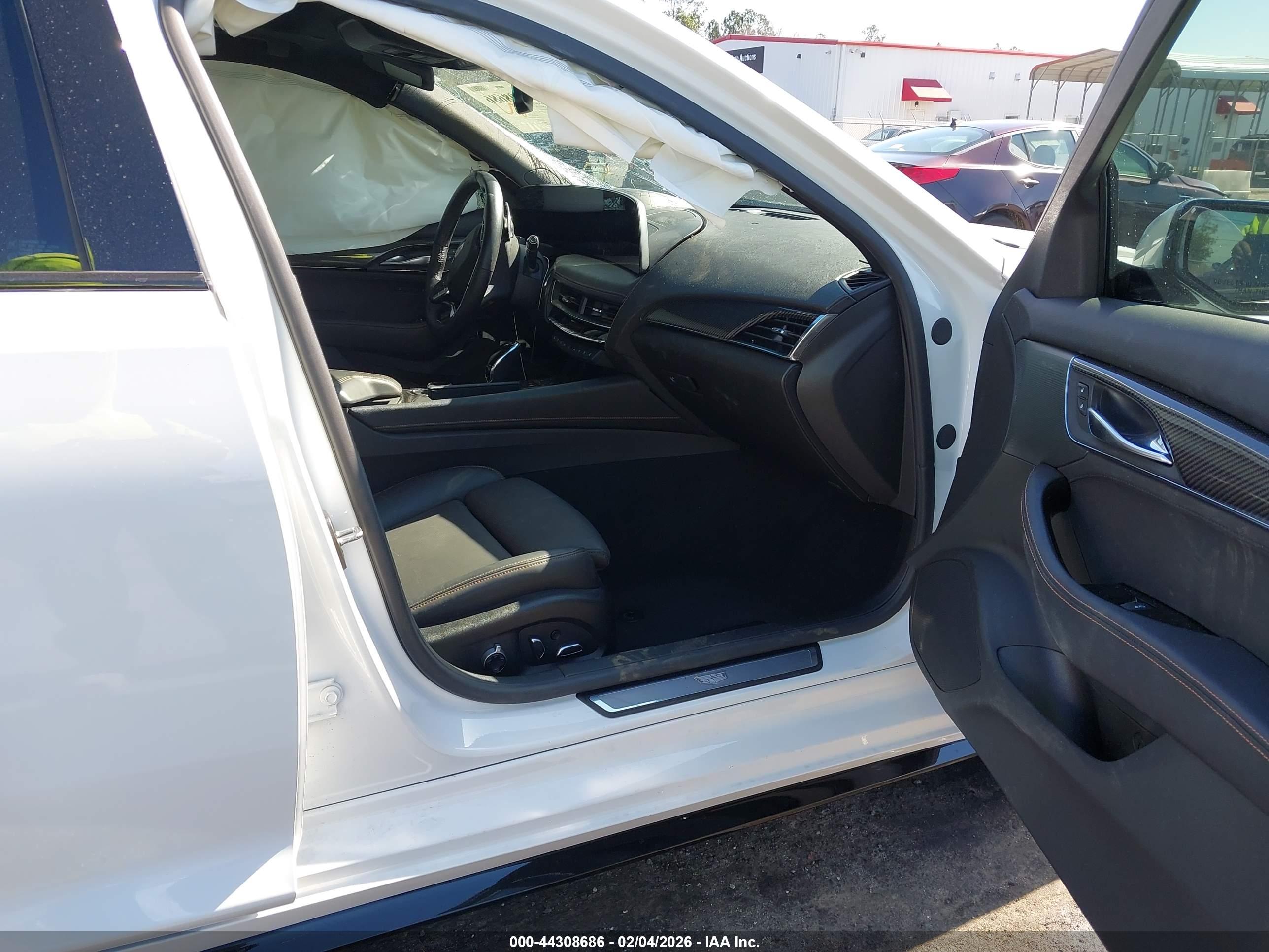 CADILLAC CT5 image 5